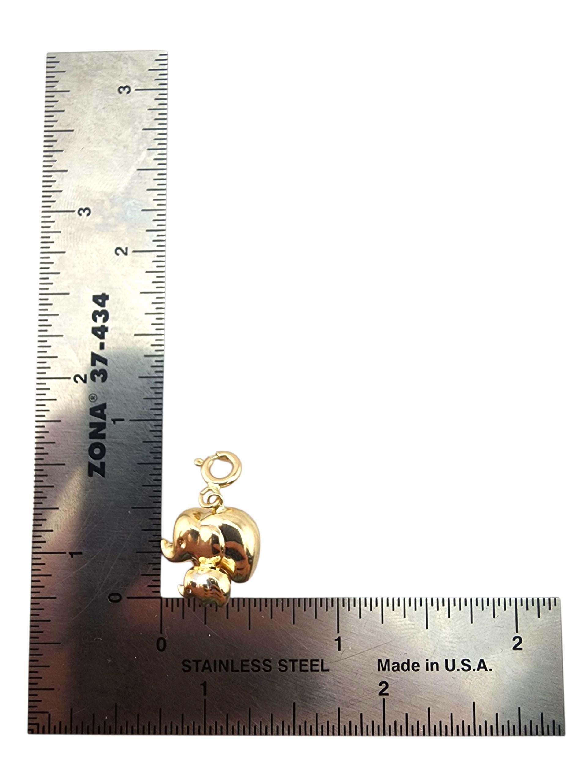Breloque maman et bébé éléphant en or jaune 14 carats #23276 en vente 3