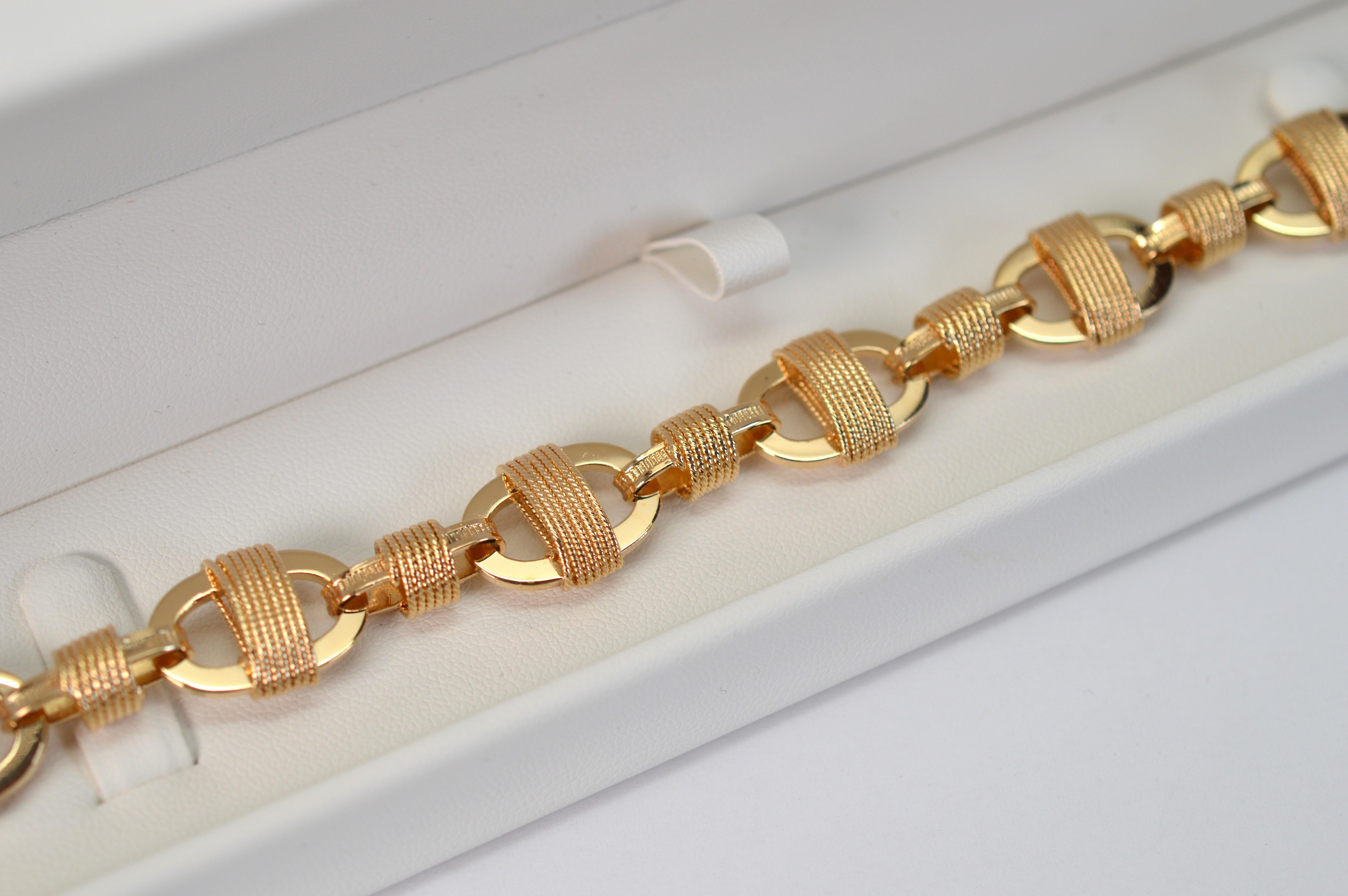 Pulsera de eslabones ovalados estilo marino de oro amarillo de 14 quilates en venta 6