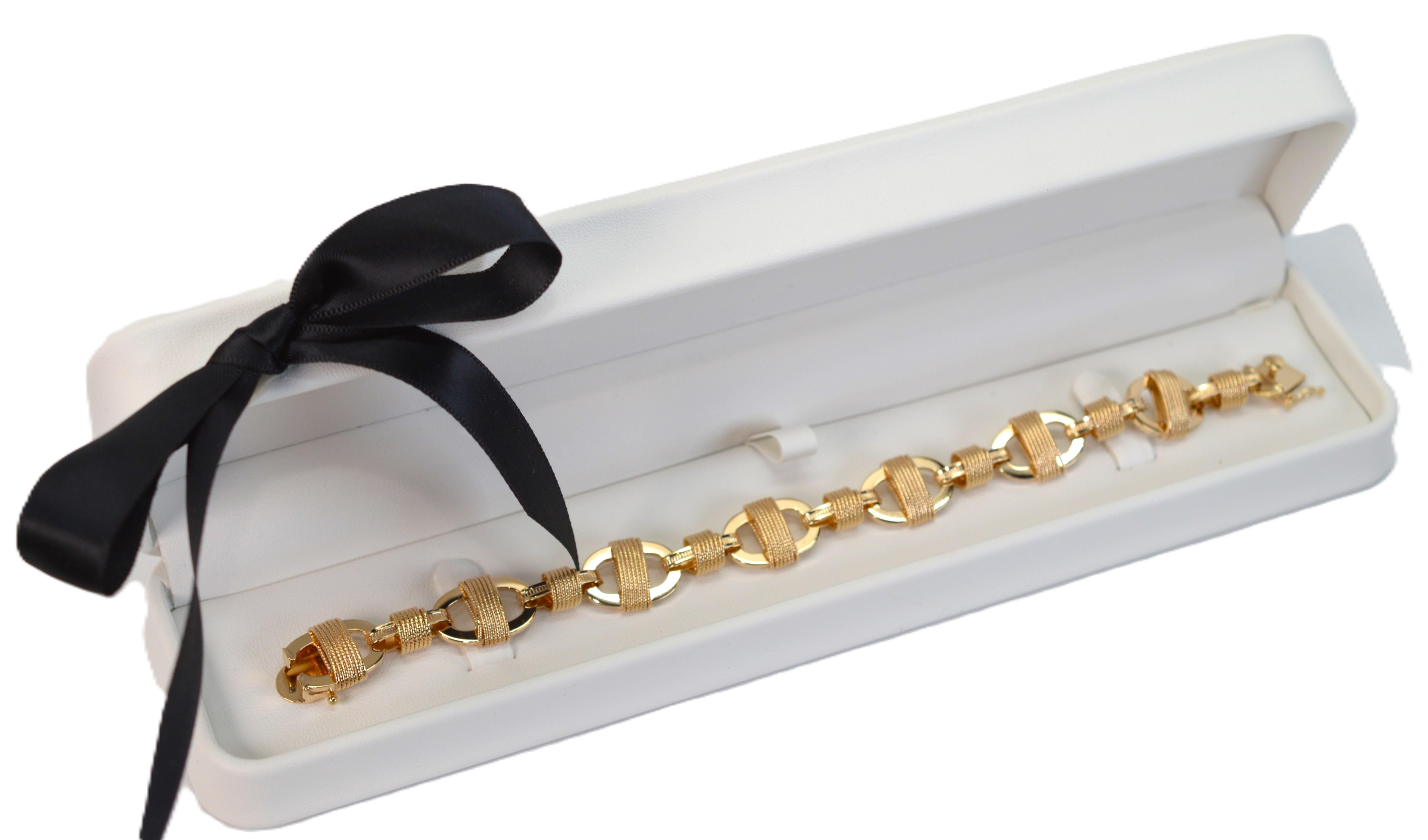 Pulsera de eslabones ovalados estilo marino de oro amarillo de 14 quilates en venta 8