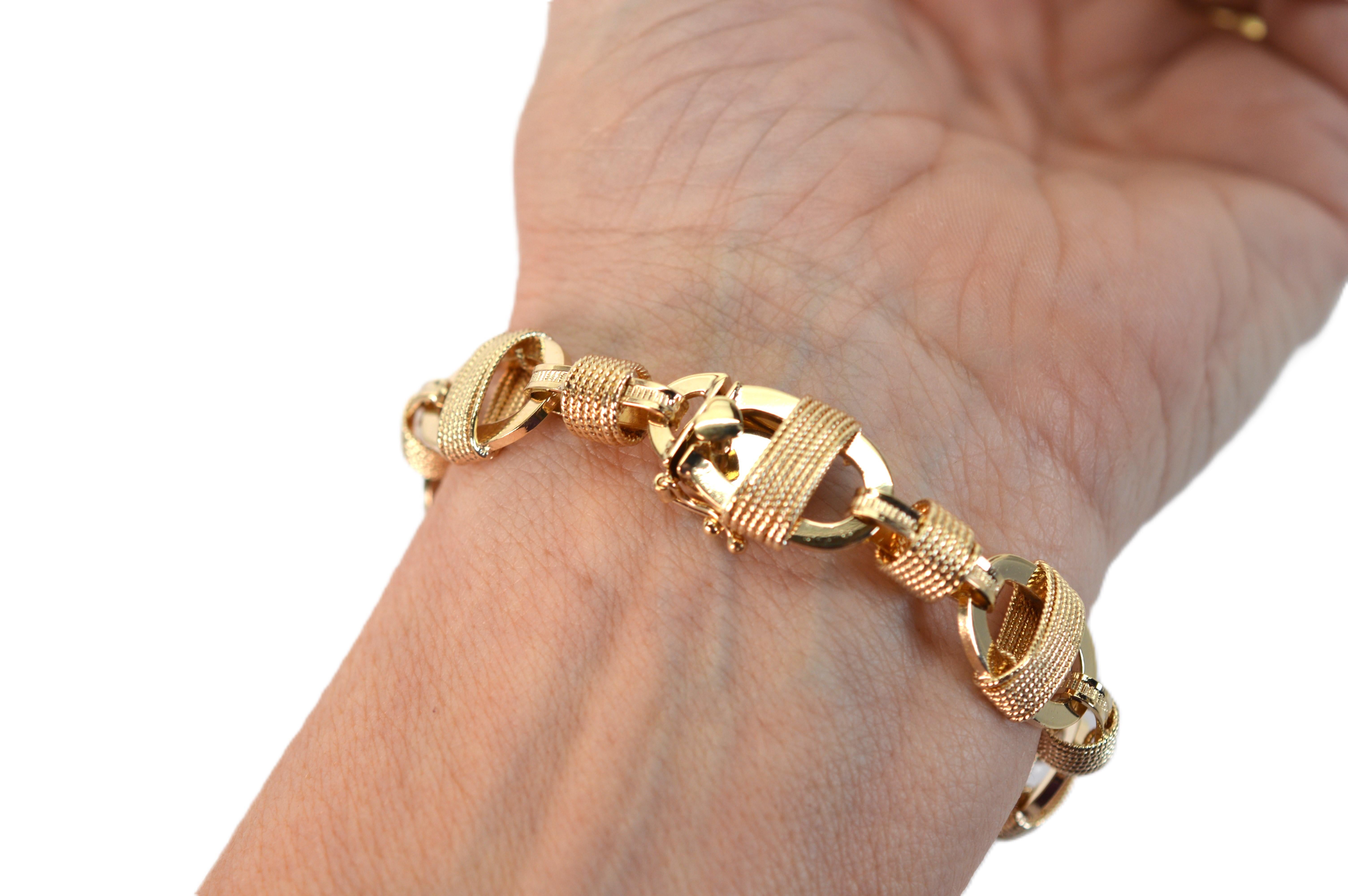 Pulsera de eslabones ovalados estilo marino de oro amarillo de 14 quilates en Excelente estado para la venta en Mount Kisco, NY