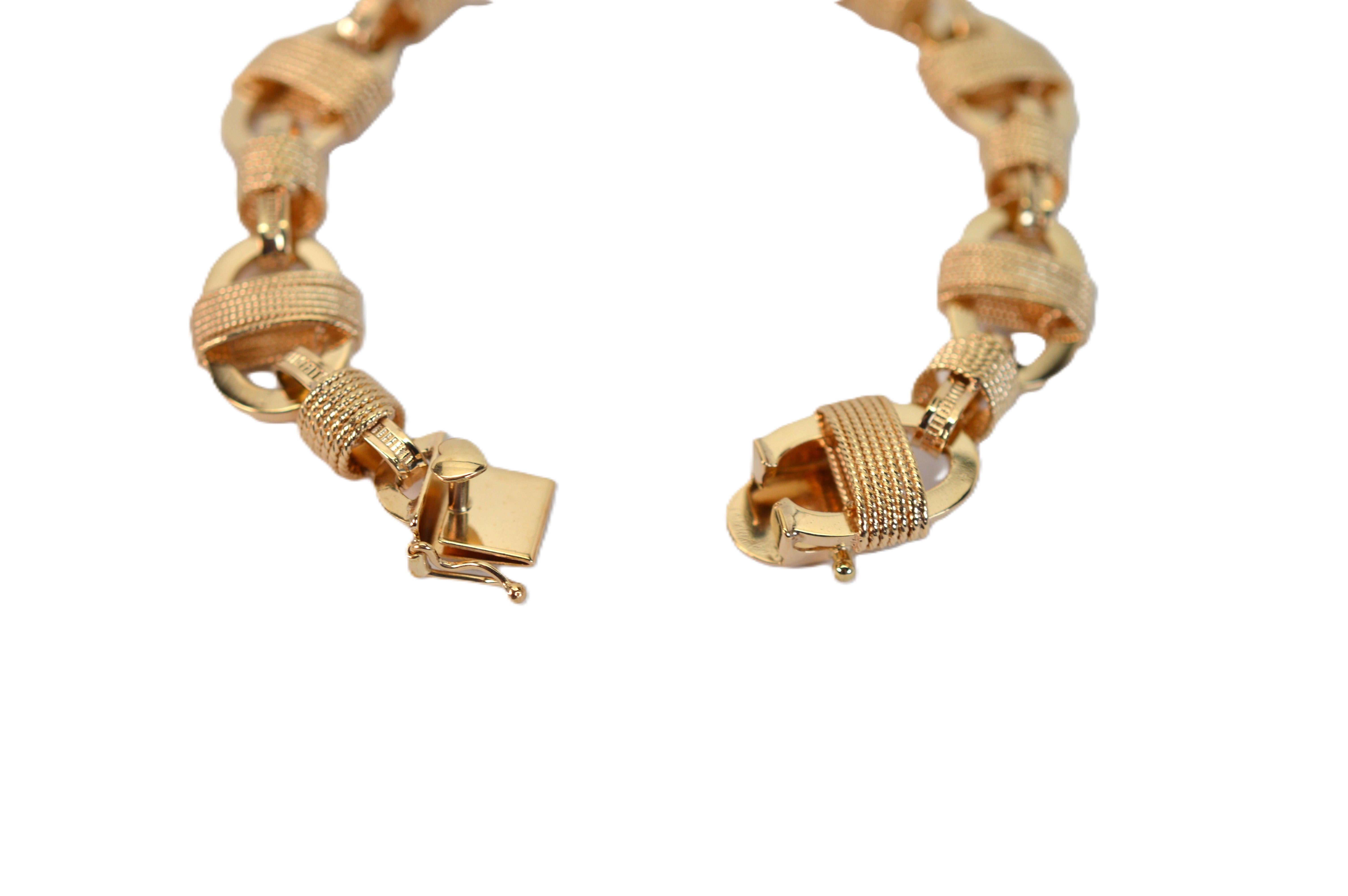 Pulsera de eslabones ovalados estilo marino de oro amarillo de 14 quilates en venta 1