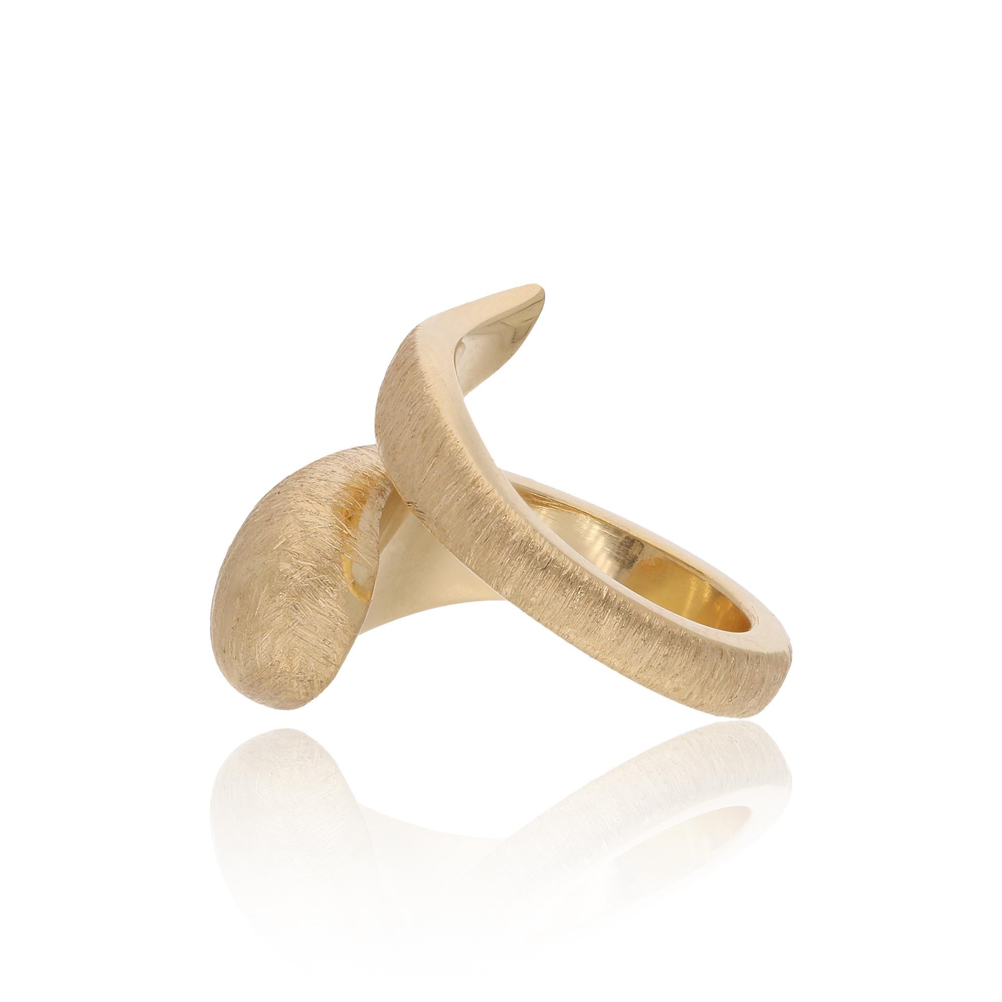 En vente :  14 Karat Yellow Gold Matte Finish Statement Wrap Ring Handmade Fine Jewelry (or jaune 14 carats, finition mate, anneau enveloppant fait à la main) 5