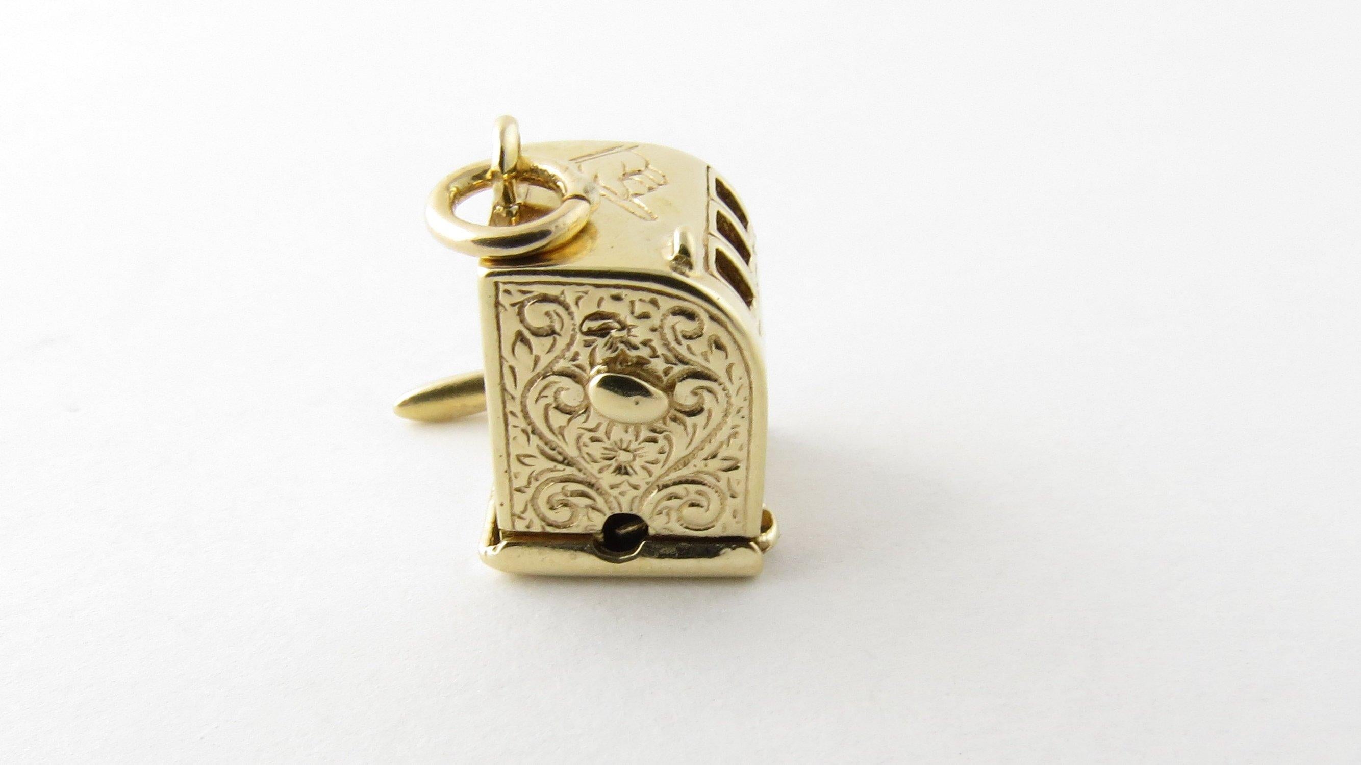 Women's 14 Karat Yellow Gold Mechanical Slot Machine Charm