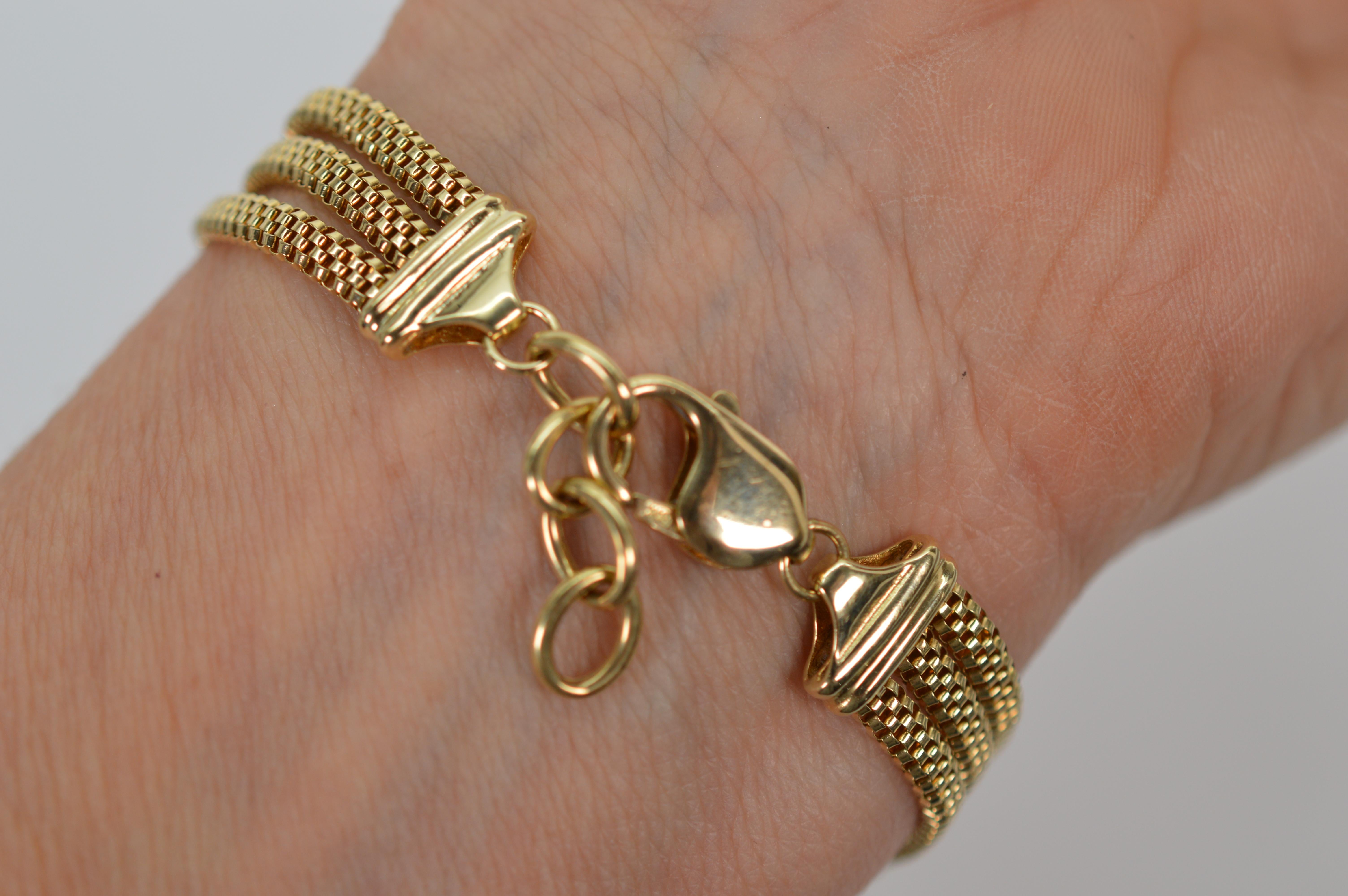 14 Karat Yellow Gold Mesh Chain Bracelet with Heart Station Diamond Accents For Sale 1