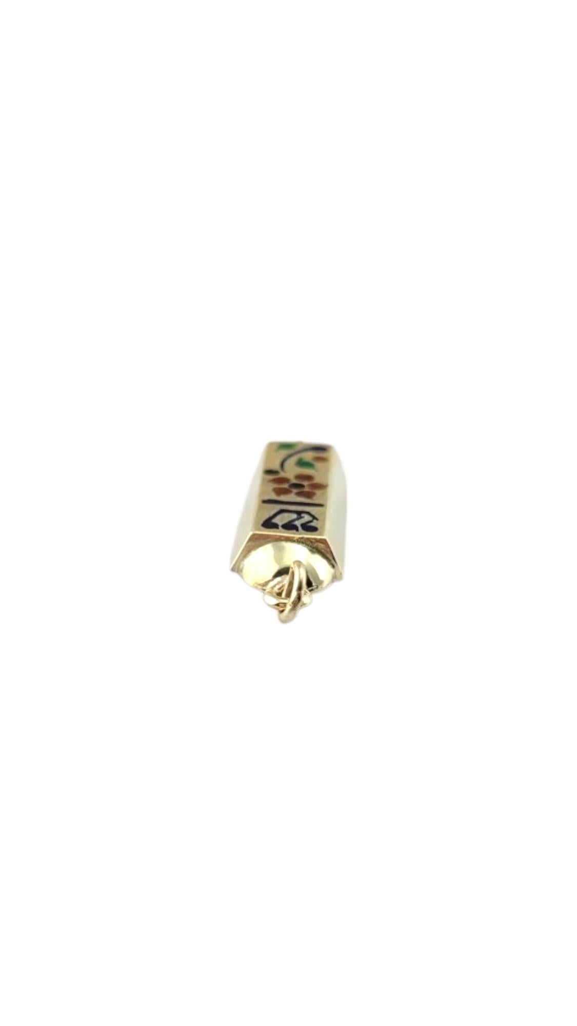 Pendentif Mezuzah en or jaune 14 carats et émail #21263 en vente 1