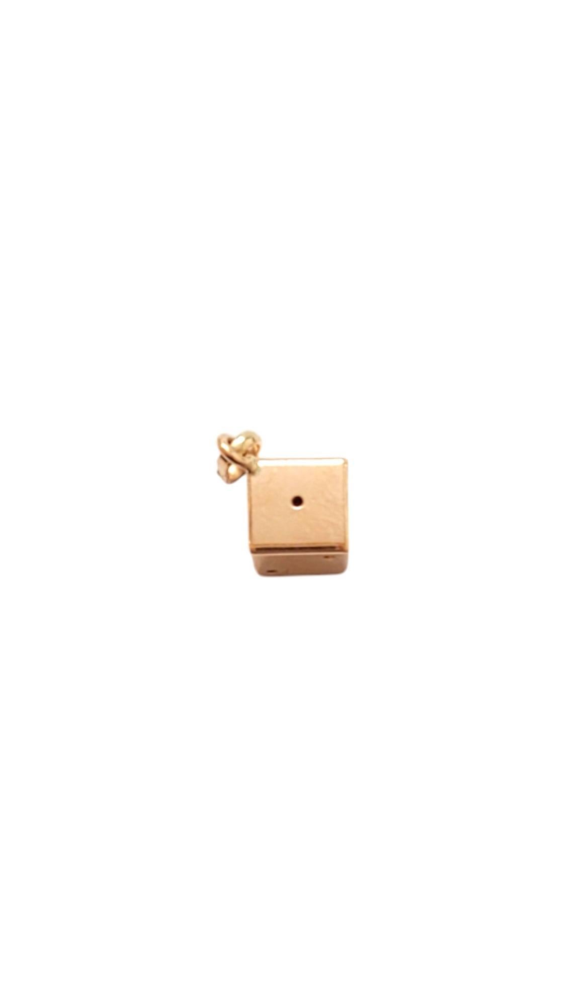 14 Karat Yellow Gold Dice (1 Di) Charm

This elegant dice charm features finely detailed pips and a polished finish in 14k yellow gold. Perfect gift for the game enthusiast in your life!

Size: 7.44 mm X 7.44 mm X 7.44 mm

Weight: 1.34 g/ 0.86