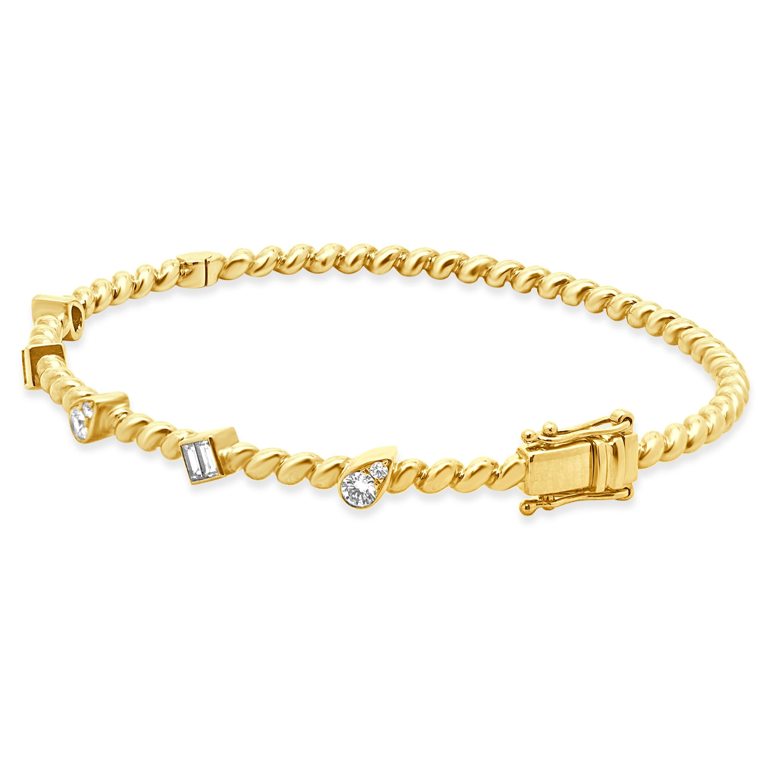 Designer : design personnalisé
Matériau : Or jaune 14K
Diamant : 10 tailles mixtes = 0,55cttw
Couleur : G
Clarté : SI1
Dimensions : le bracelet convient à un poignet de 6.5 pouces maximum.
Poids : 9,90 grammes


