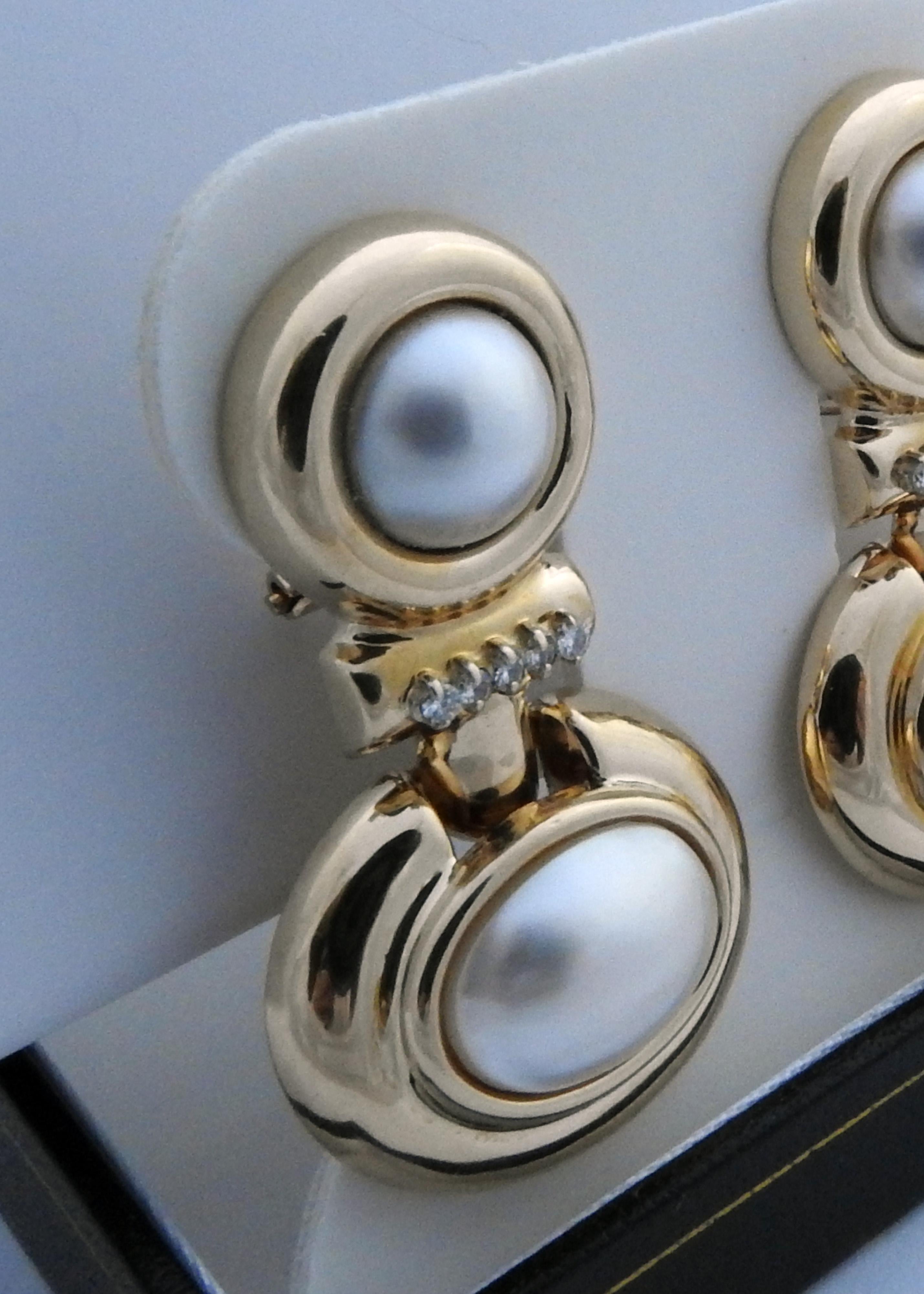 14 Karat Yellow Gold Mobe Pearl and Diamond Earrings For Sale 4