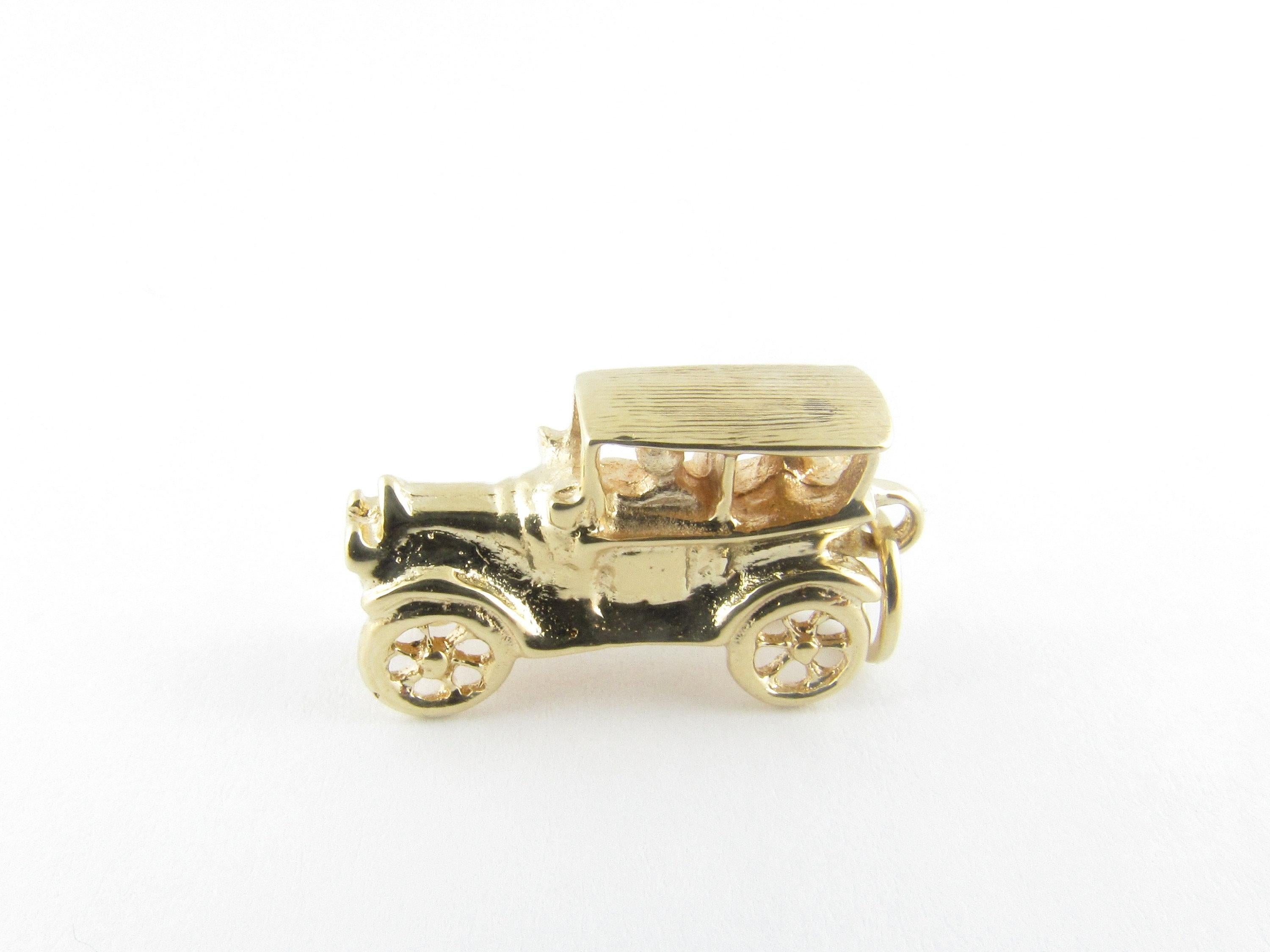 14 Karat Yellow Gold Model T Ford Car Charm In Good Condition In Washington Depot, CT