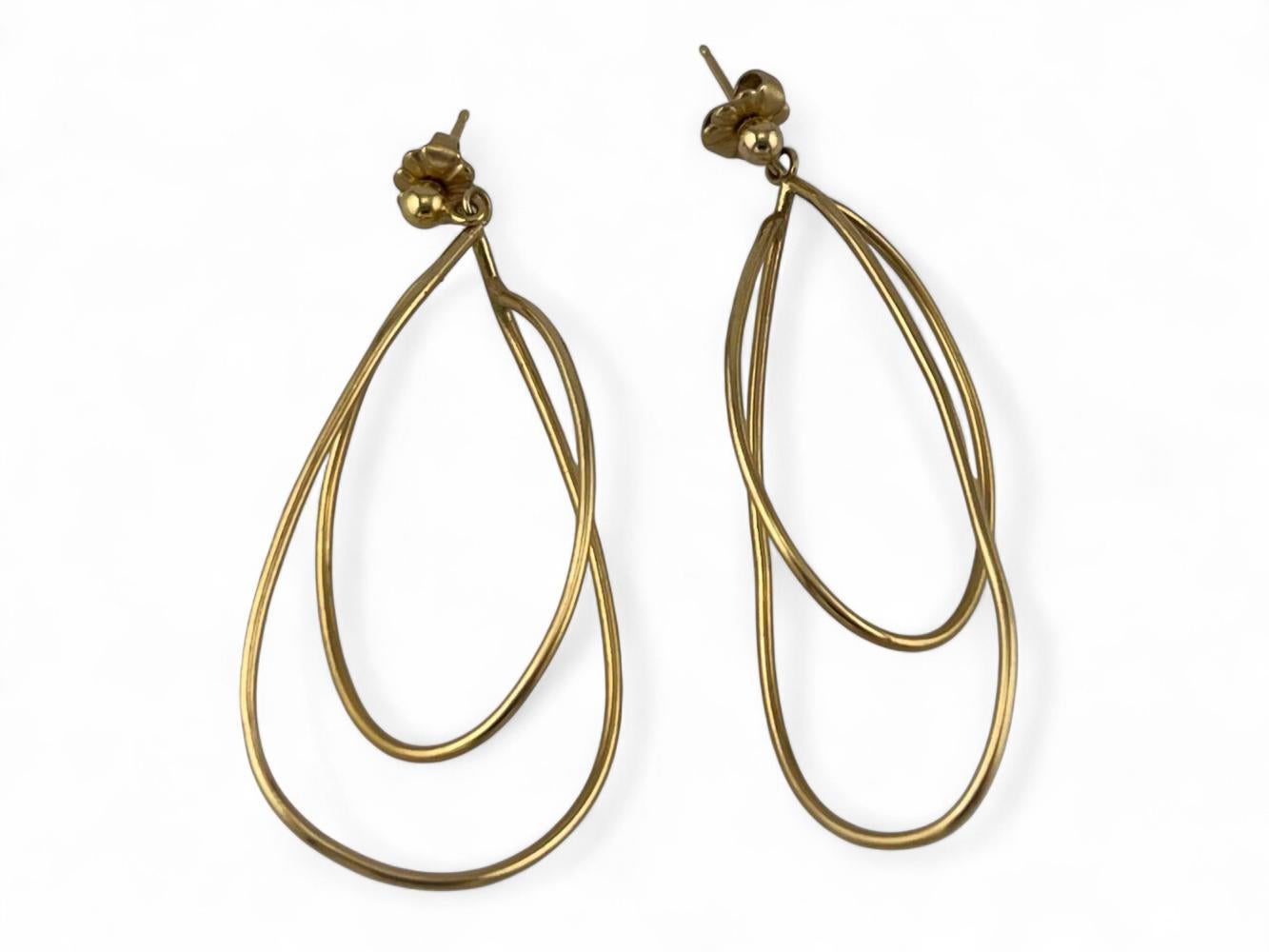 14 Karat Yellow Gold Modernist Dangle Long Hooped Earrings For Sale 1