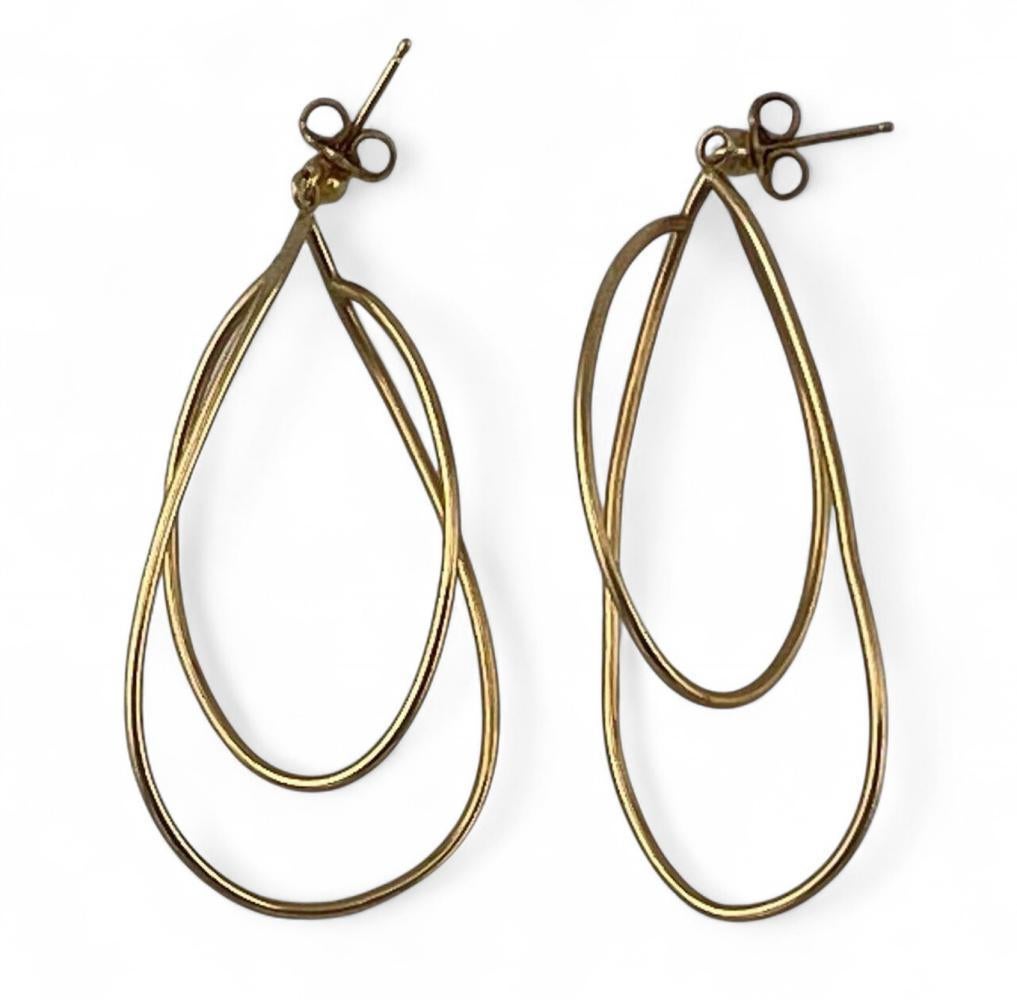 14 Karat Yellow Gold Modernist Dangle Long Hooped Earrings For Sale 2