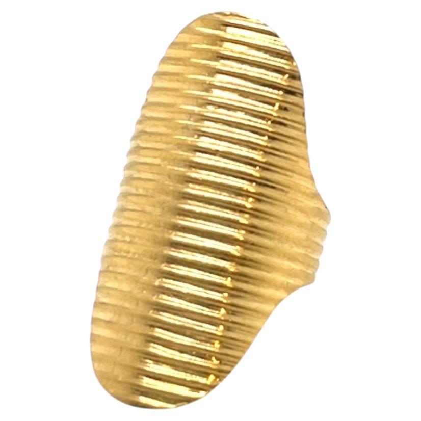 Anillo Modernista de Oro Amarillo de 14 Kilates en venta