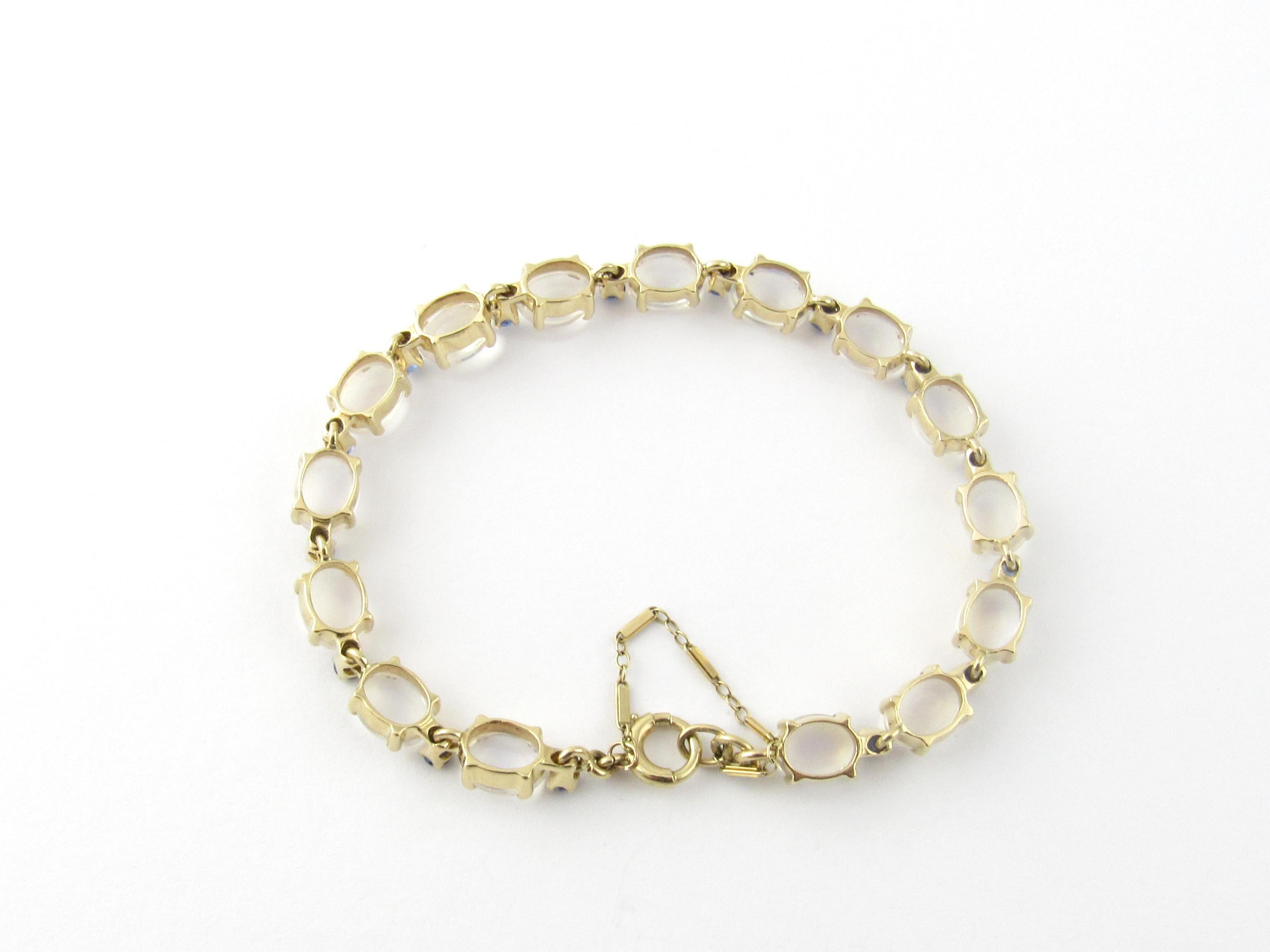 14 Karat Yellow Gold Moonstone and Sapphire Bracelet In Good Condition In Washington Depot, CT