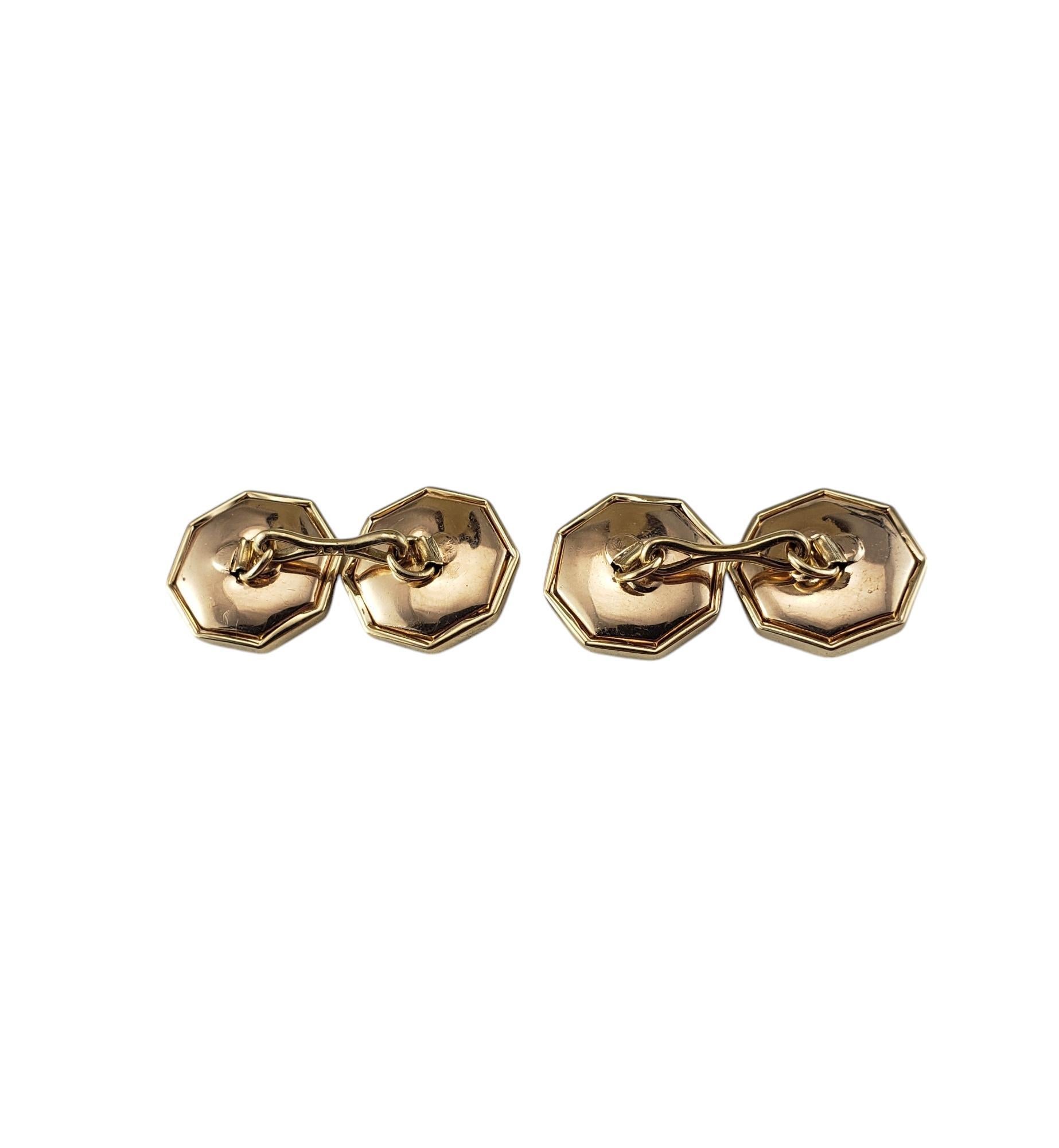 14 Karat Yellow Gold Mother of Pearl and Diamond Cufflinks #19938 In Good Condition In Washington Depot, CT