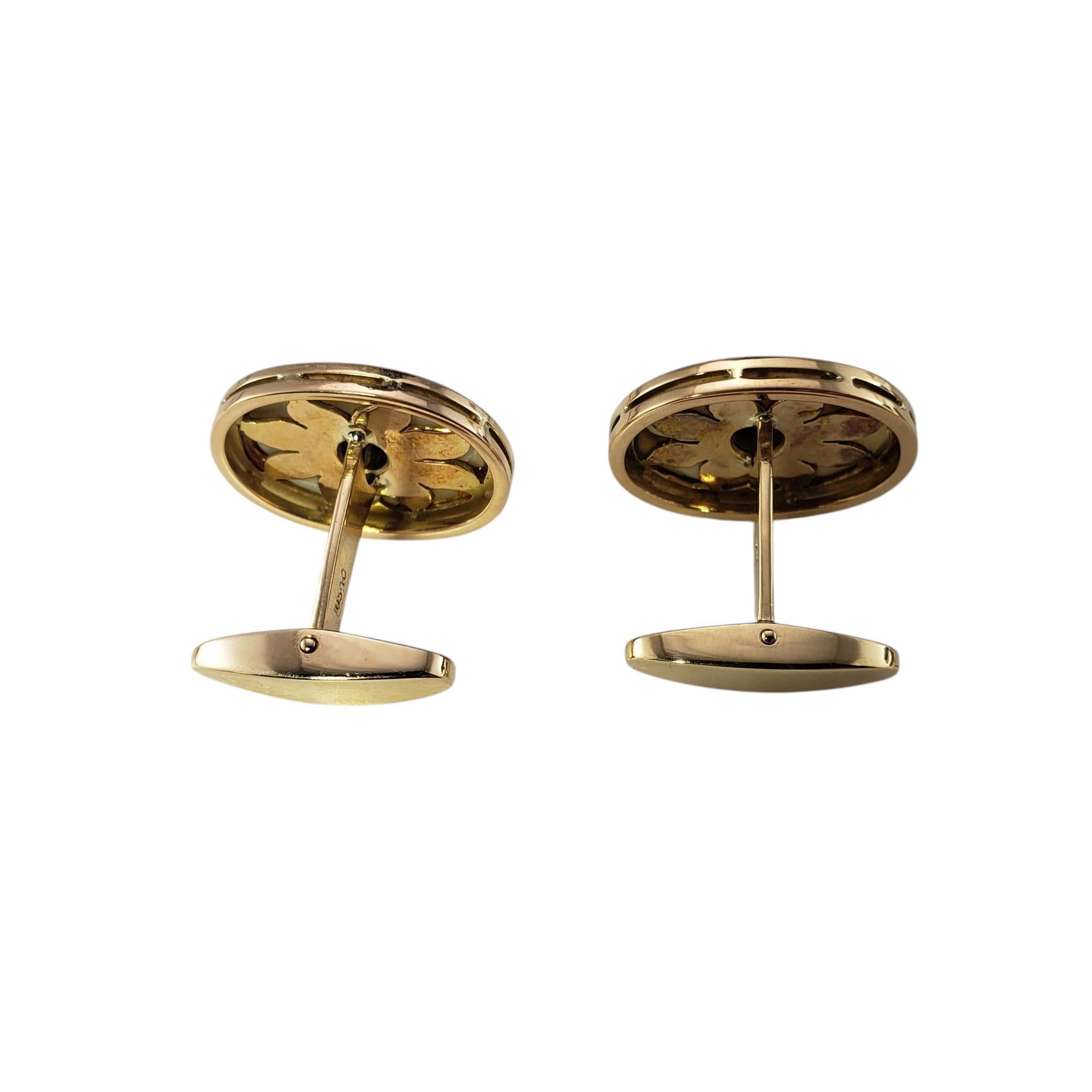 14 Karat Yellow Gold Mother of Pearl and Sapphire Cufflinks #19910 In Good Condition For Sale In Washington Depot, CT
