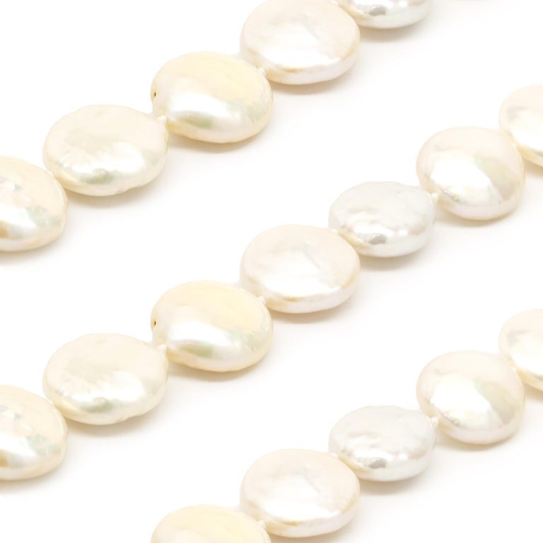 14 Karat Yellow Gold Mother of Pearl Disc Necklace For Sale at 1stDibs