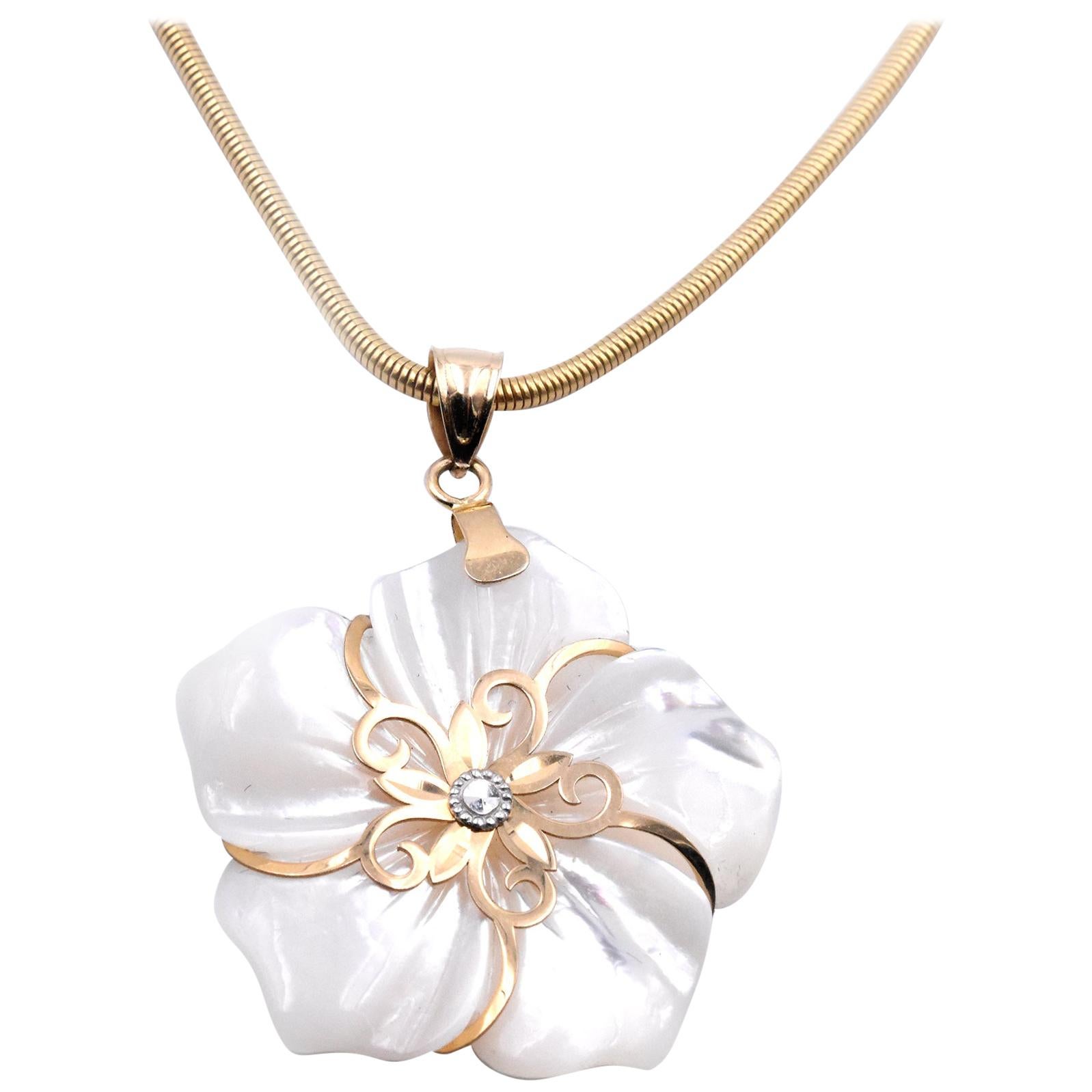 14 Karat Yellow Gold Mother of Pearl Flower Pendant For Sale