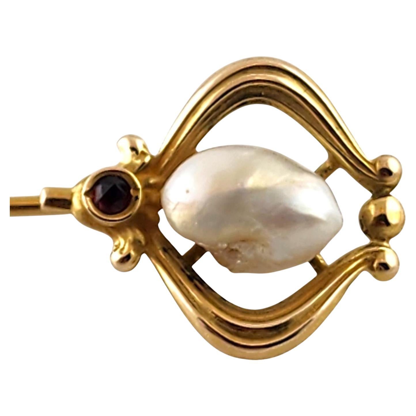 14 Karat Yellow Gold Mother of Pearl & Red Faceted Stone Pin #19808 For Sale