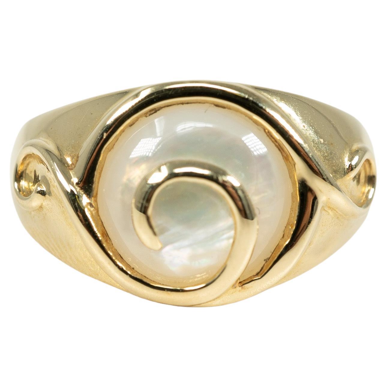 14 Karat Yellow Gold Mother-of-pearl Ring For Sale