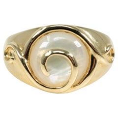 Bague en nacre en or jaune 14 carats