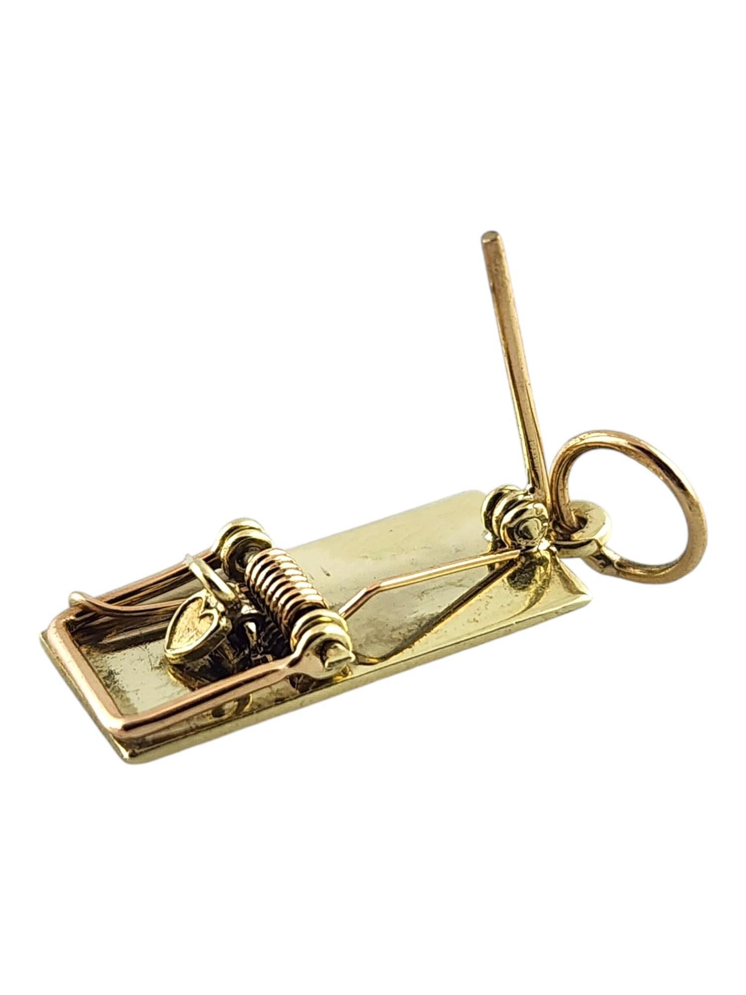 14 Karat Yellow Gold Mouse Trap Charm #18788 In Good Condition In Washington Depot, CT
