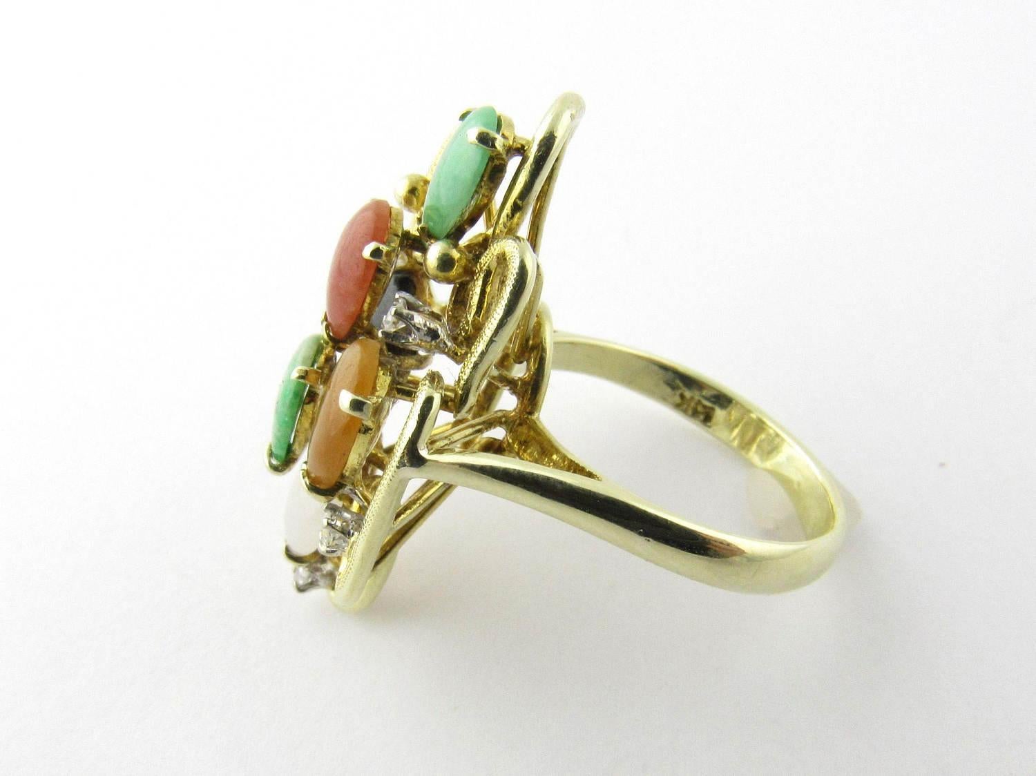 14 Karat Yellow Gold Multi-Color Jade Ring In Excellent Condition In Washington Depot, CT