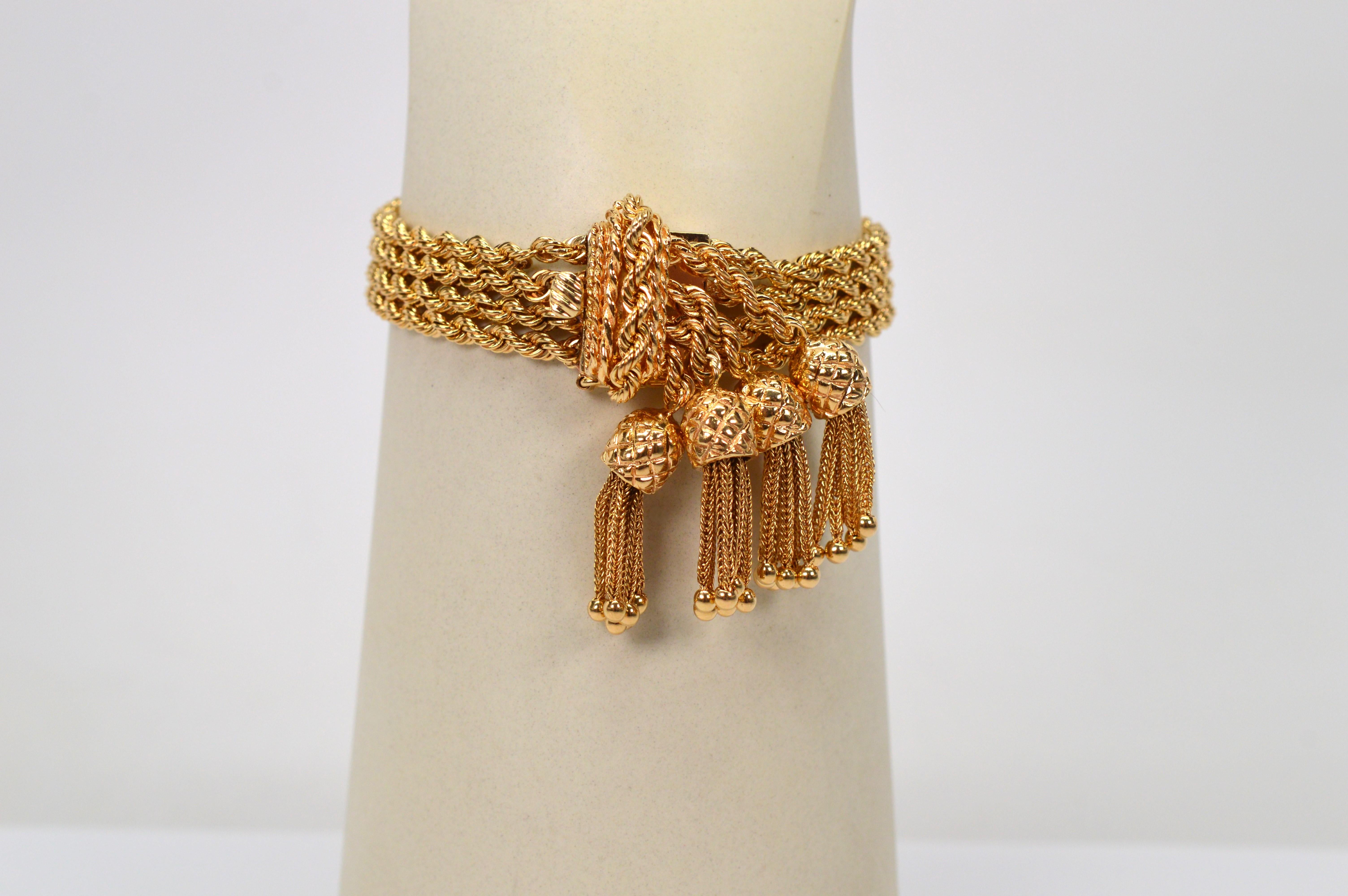 Rétro Bracelet à chaînes multiples en or jaune 14 carats avec breloques ananas en vente