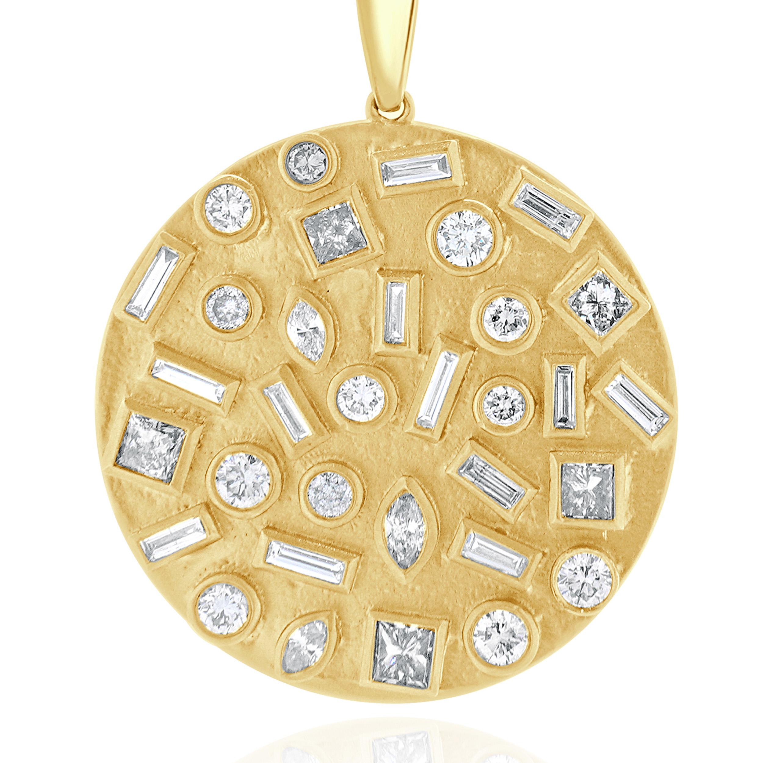14 Karat Yellow Gold Multi Shape Bezel Set Diamond Disc Necklace In Excellent Condition For Sale In Scottsdale, AZ