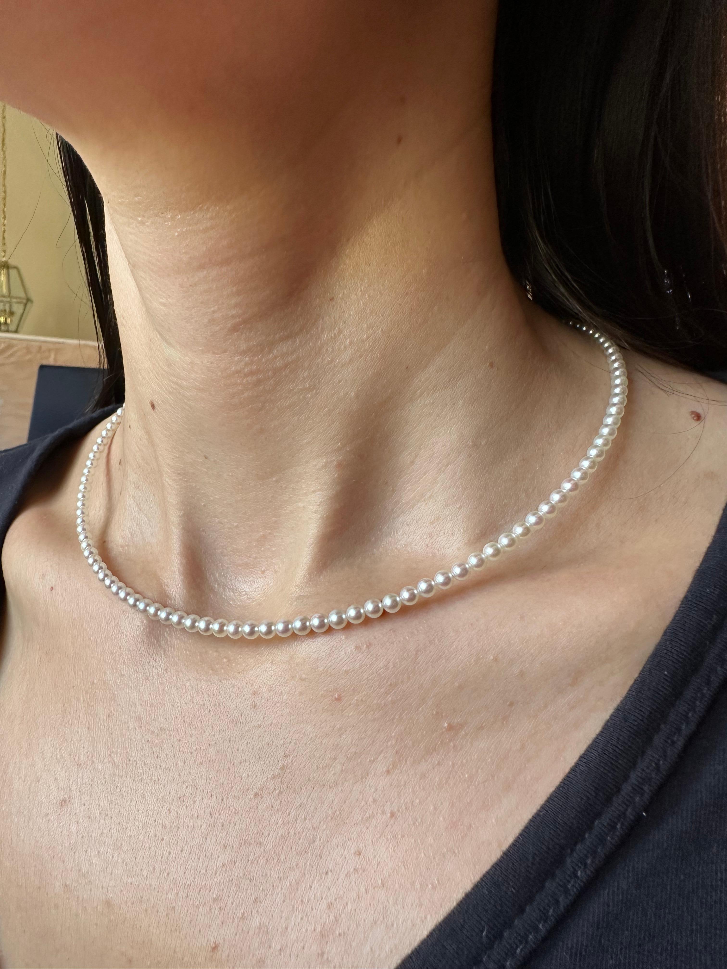 18" AAA++ Natural White Akoya Cultured Pearl Necklace: 10-11mm Round Beads, Hand Knotted, Silver Plated