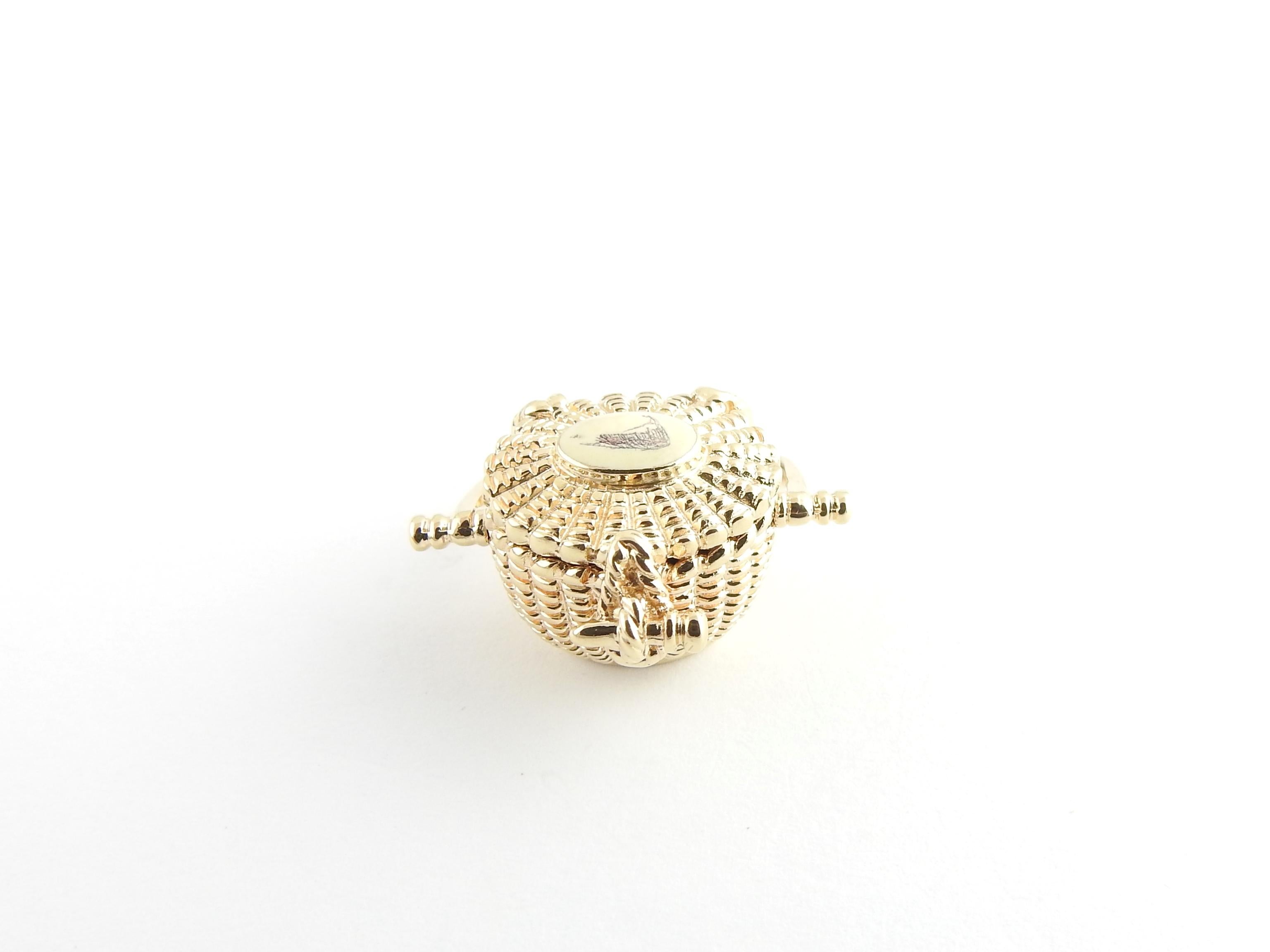 Vintage 14 Karat Yellow Gold Nantucket Basket Charm

This lovely 3D charm features a miniature Nantucket basket beautifully detailed in 14K yellow gold. Its hinged lid with scrimshaw fishing boat design opens to reveal a lucky penny!

Size: 23 mm x