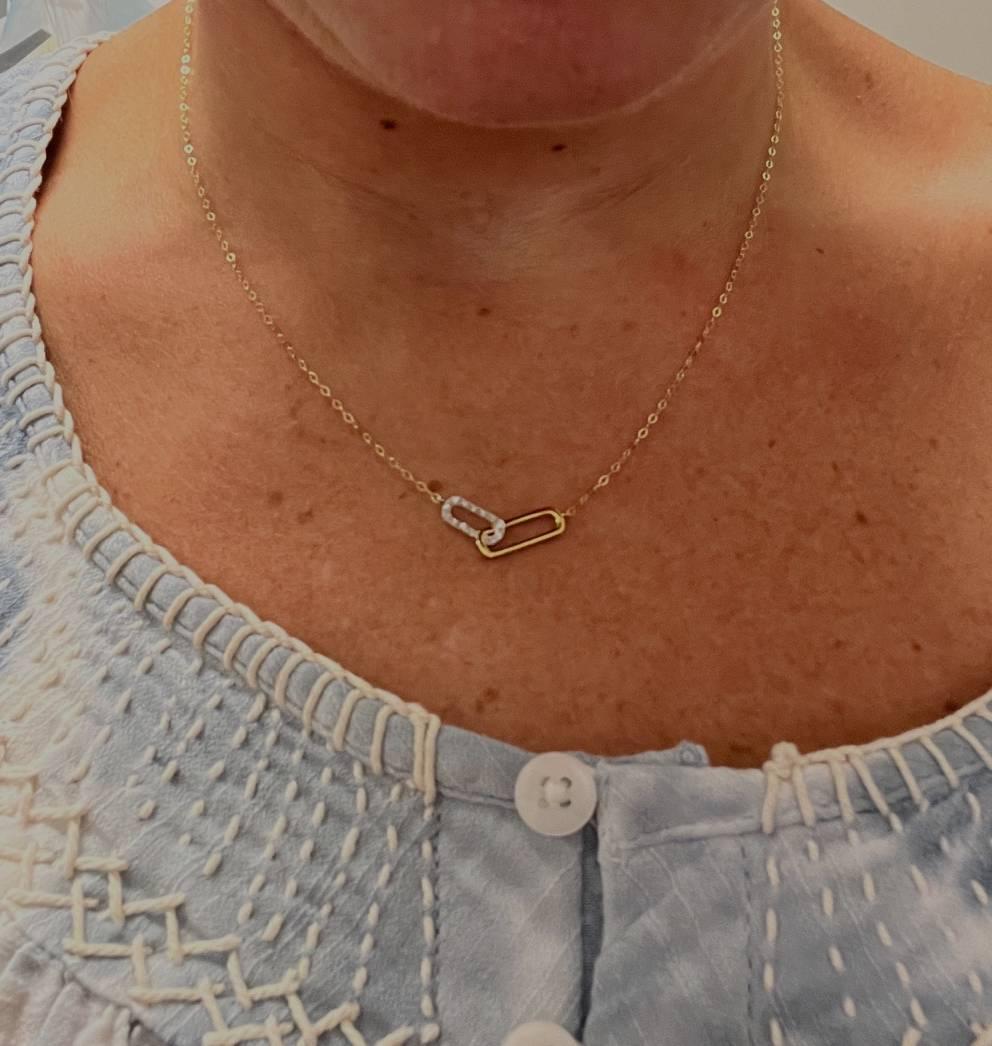 Taille simple Collier pendentif à maillons en or jaune 14 carats avec diamants naturels en vente