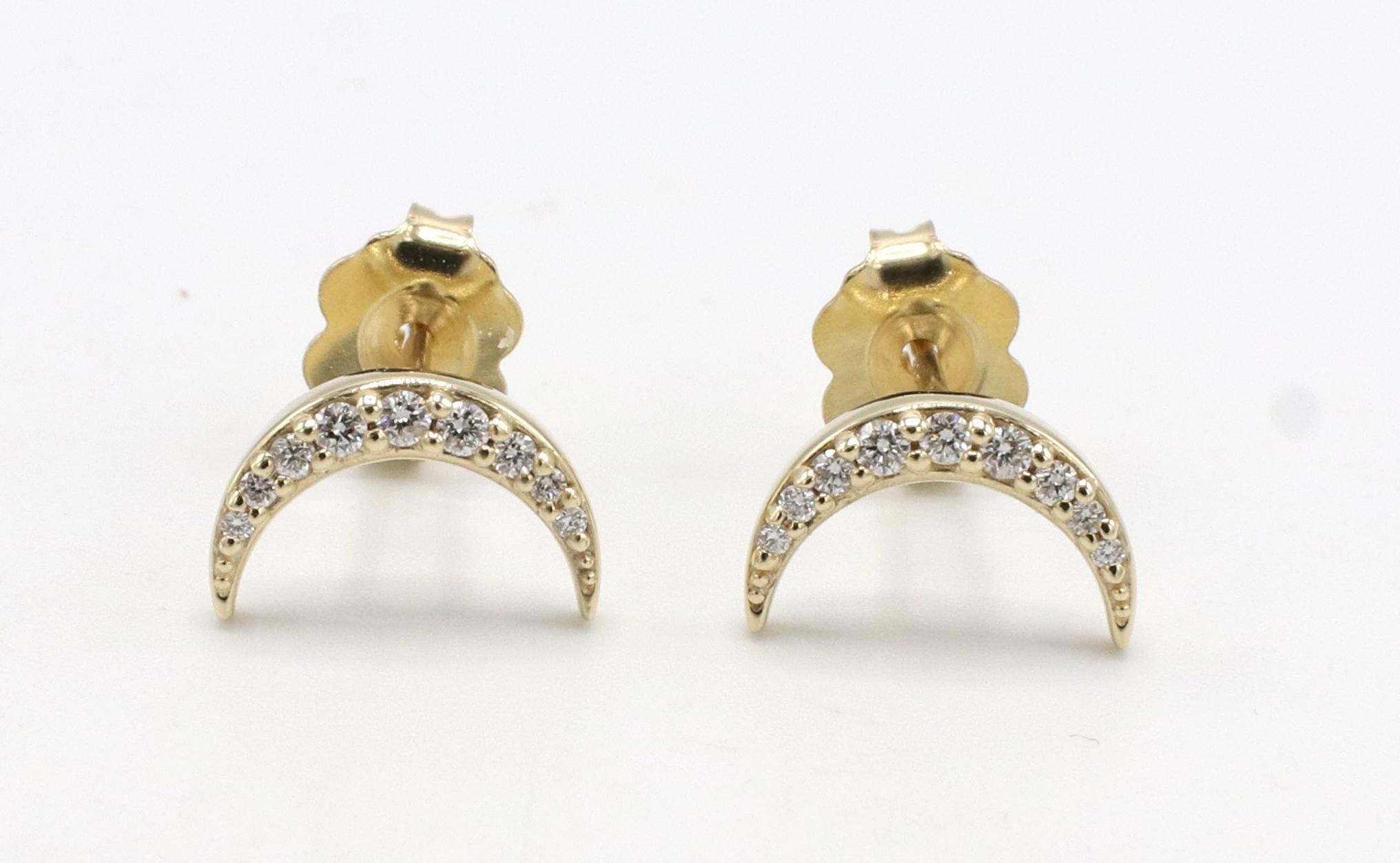 Round Cut 14 Karat Yellow Gold Natural Diamond Crescent Moon Stud Earrings  For Sale