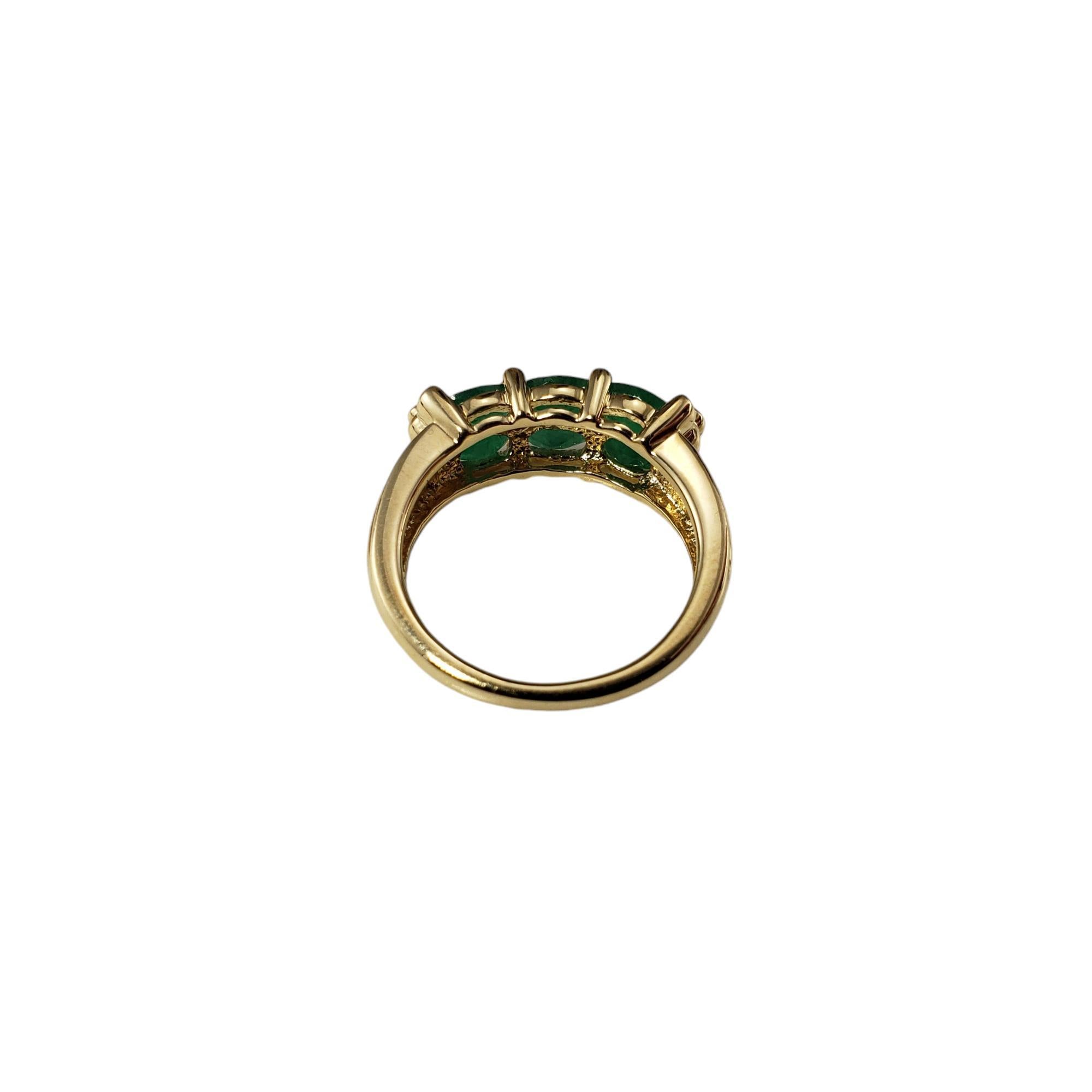 14 Karat Yellow Gold Natural Emerald and Diamond Ring Size 5.75 #19906 In Good Condition For Sale In Washington Depot, CT