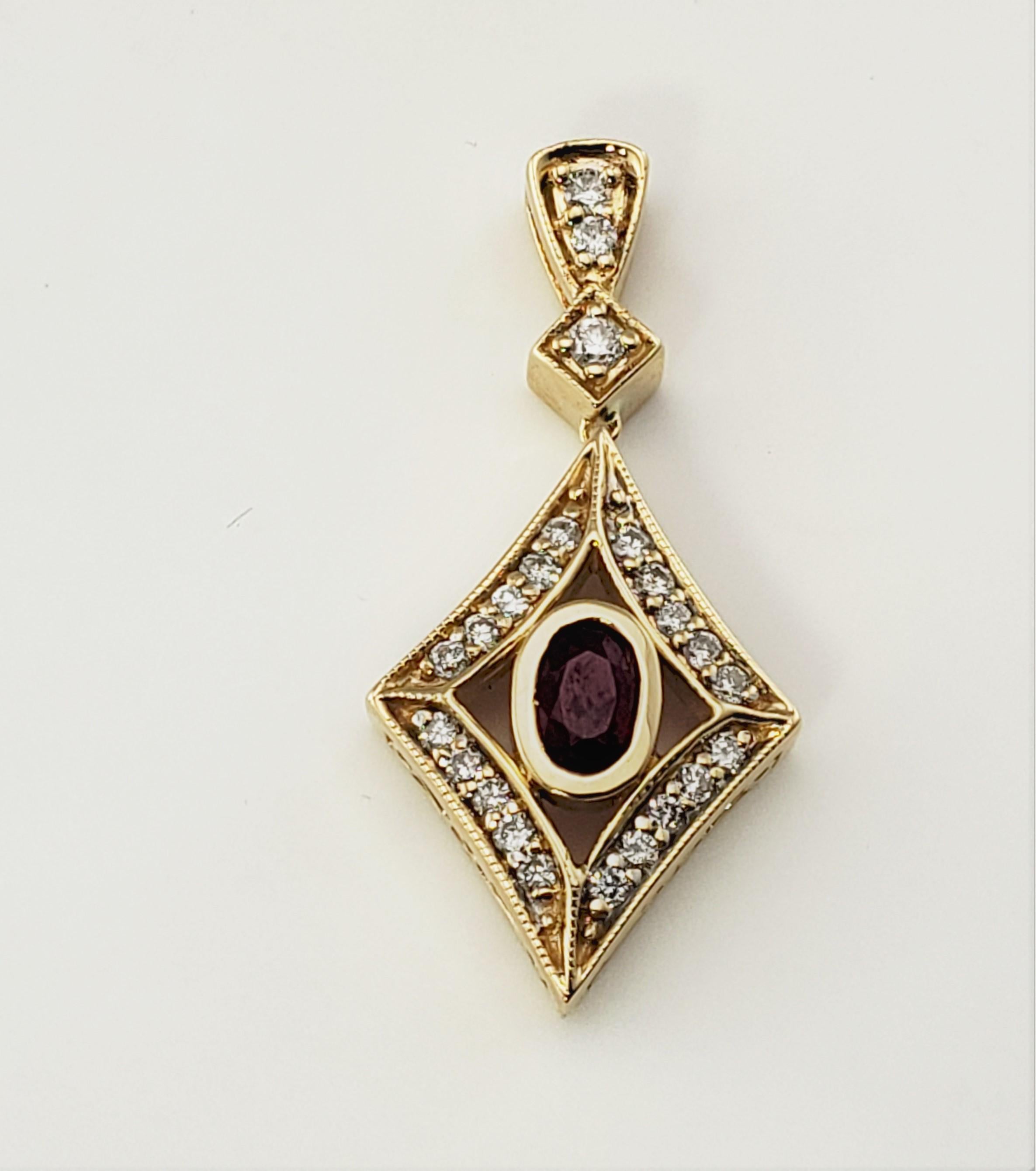 Ciondolo in oro giallo 14 carati con rubino naturale e diamante #24485 in vendita