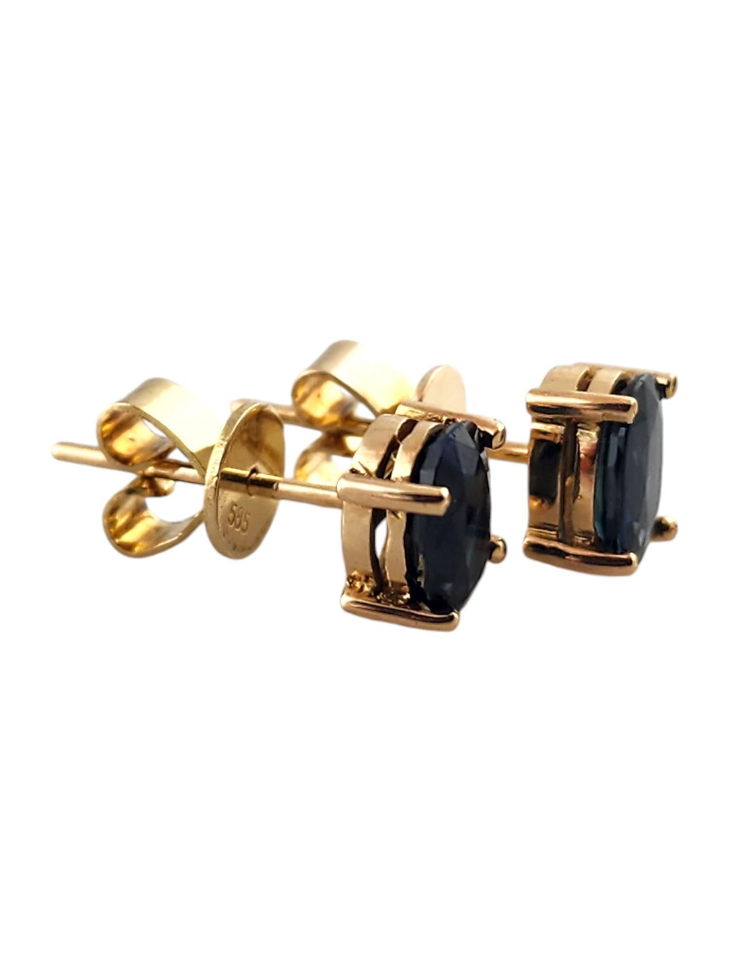 Oval Cut 14 Karat Yellow Gold Natural Sapphire Stud Earrings #18567 For Sale