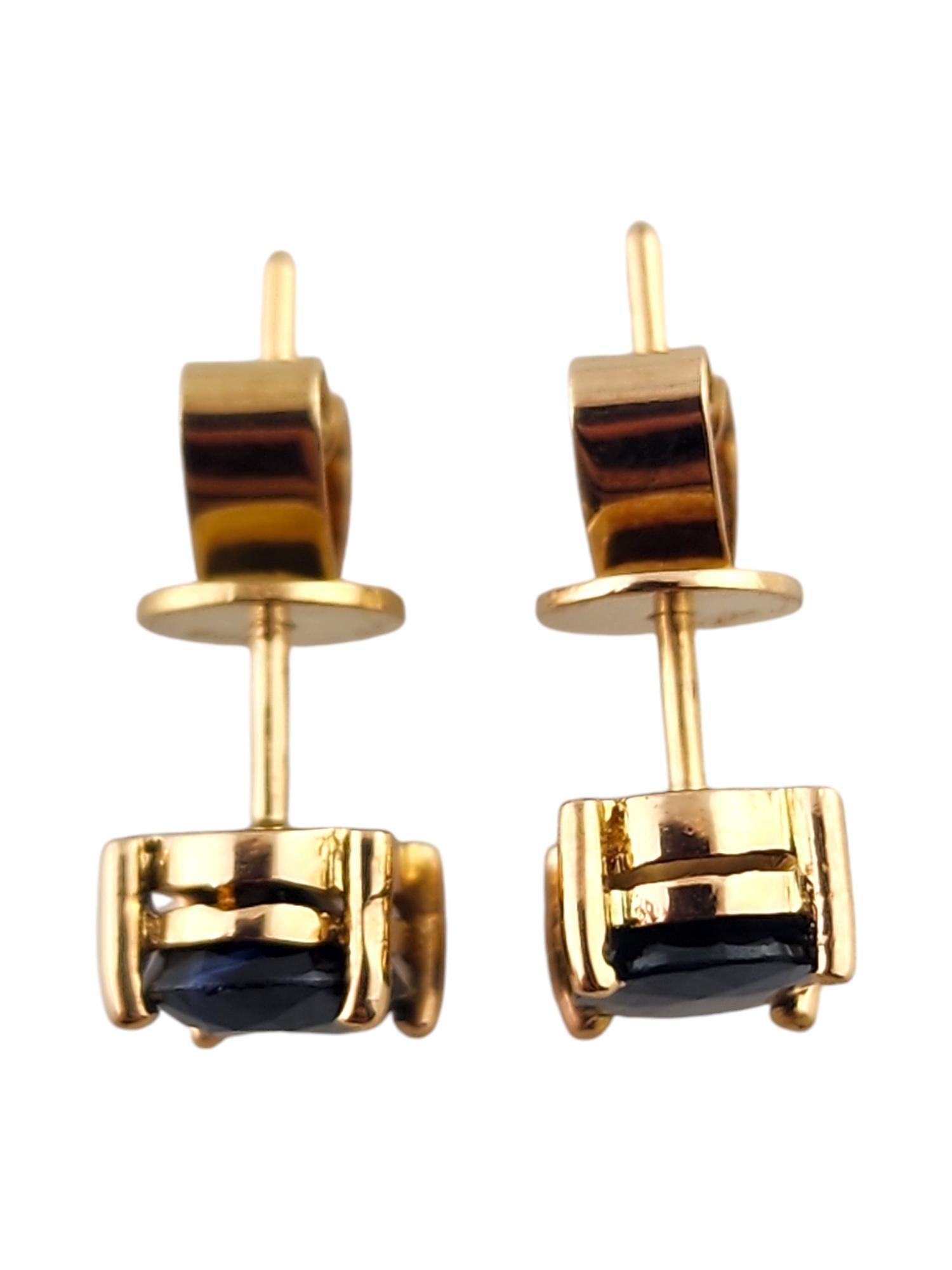 14 Karat Yellow Gold Natural Sapphire Stud Earrings #18567 In Good Condition For Sale In Washington Depot, CT