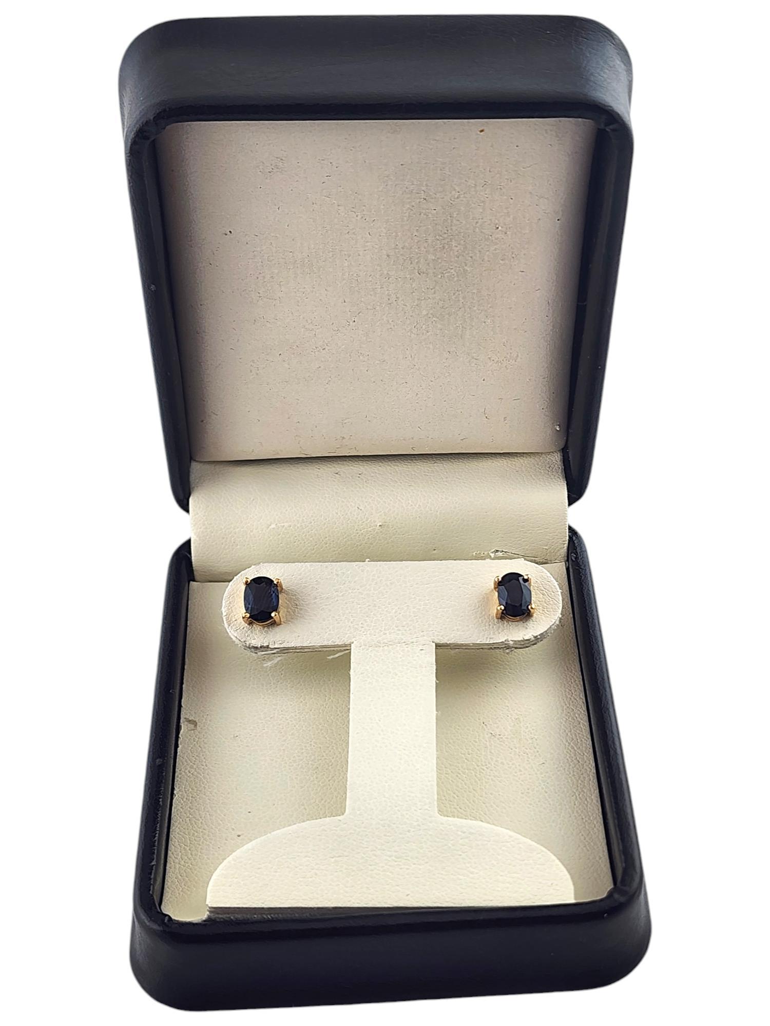 14 Karat Yellow Gold Natural Sapphire Stud Earrings #18567 For Sale 2