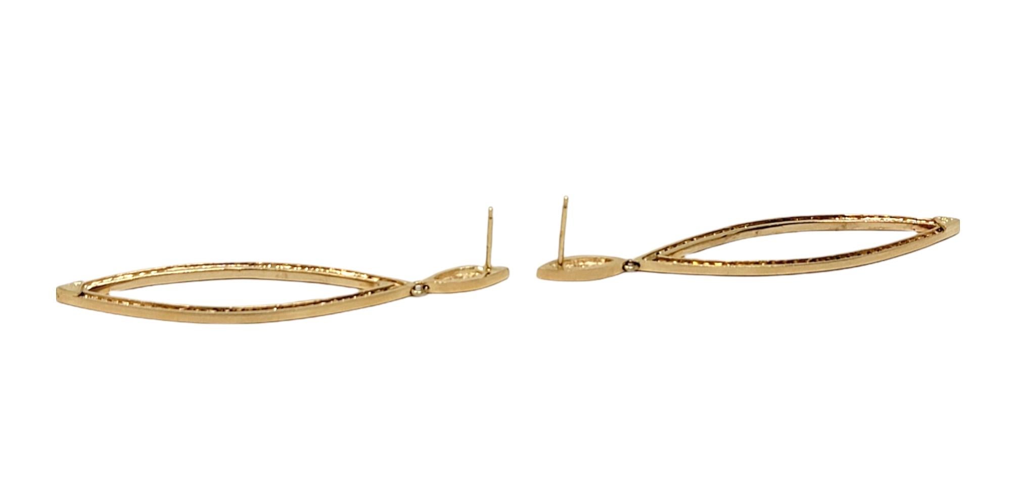 Orecchini a goccia in oro giallo 14 carati a forma di navette con diamanti aperti e pave In condizioni buone in vendita a Scottsdale, AZ