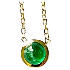 14 Karat Gelbgold Halskette mit Cabochon-Smaragd in Lünettenfassung mit 0,80 Karat 16 Zoll