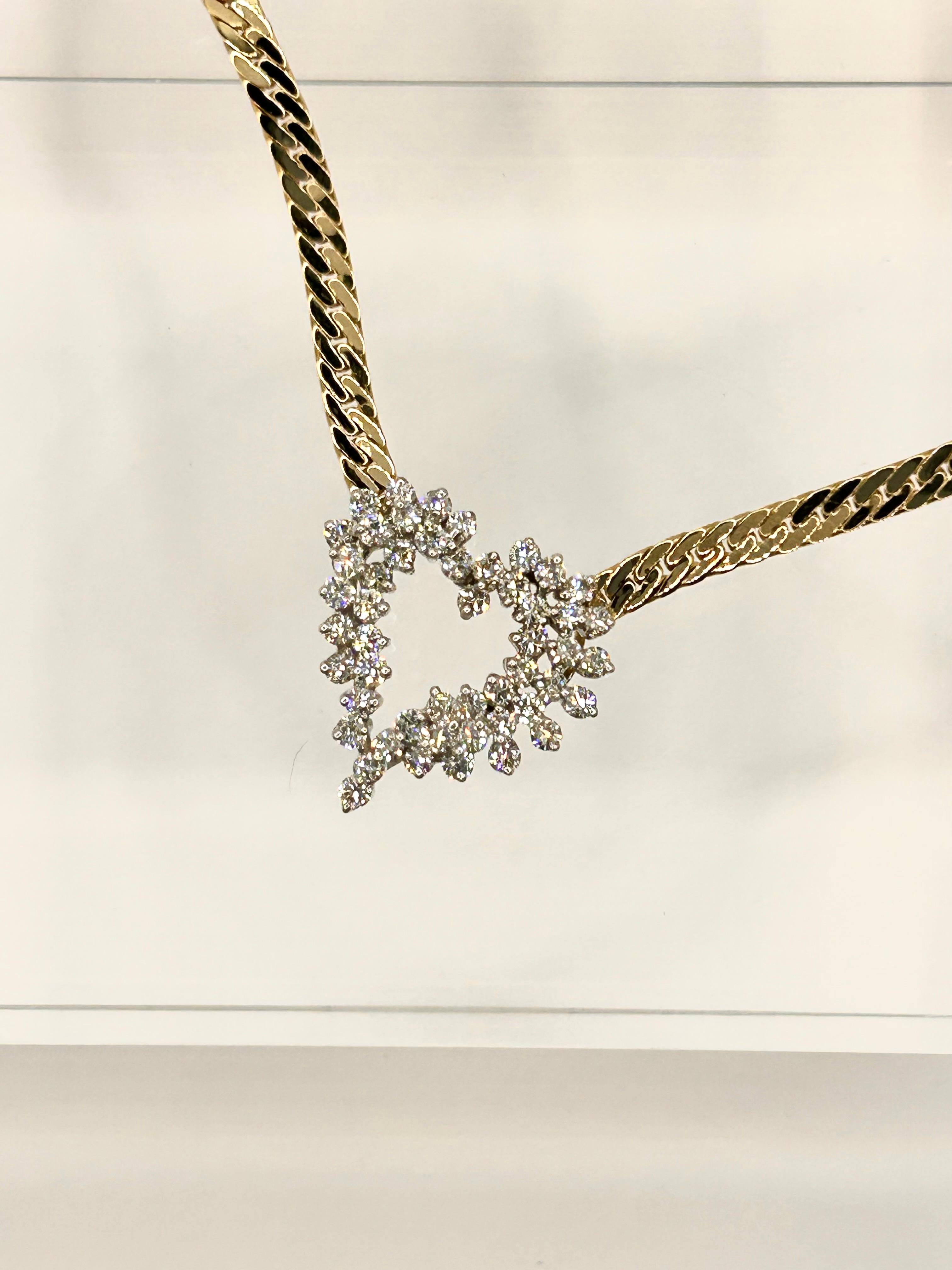 14 Karat Yellow Gold Necklace with 2.50 Carat Total Weight of Diamonds In Excellent Condition For Sale In New York, NY