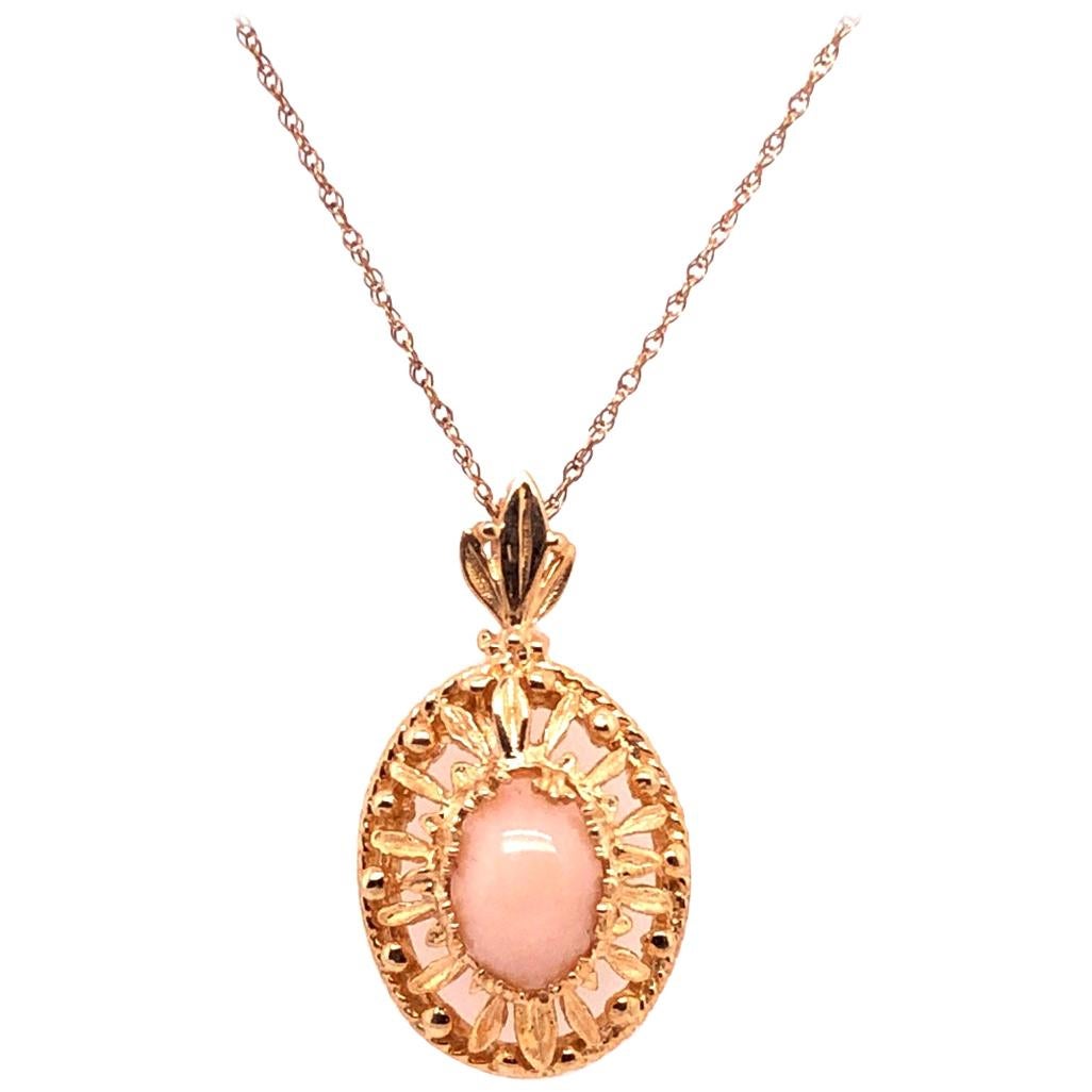 14 Karat Yellow Gold Necklace with Pendant For Sale