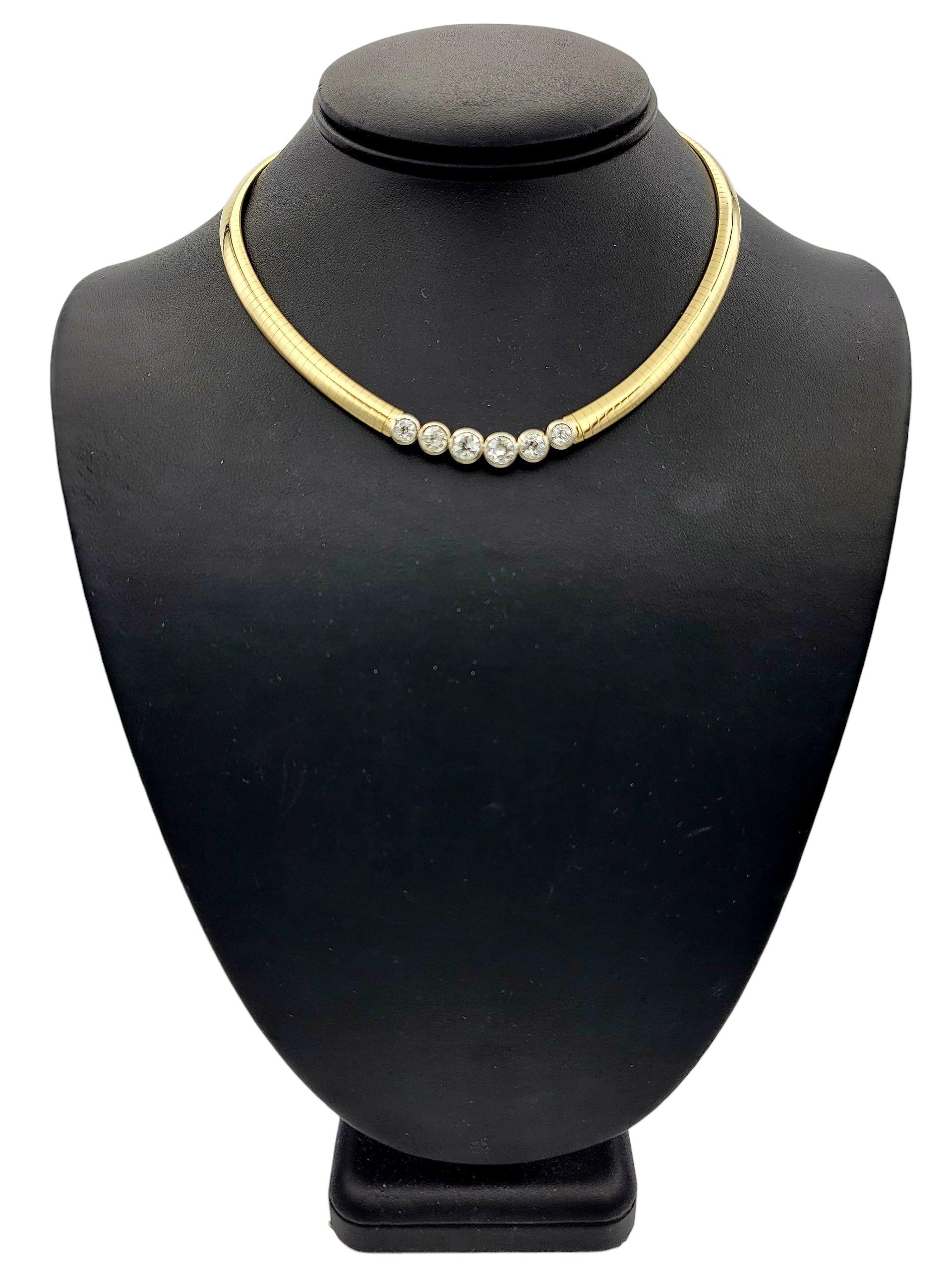 14 Karat Gelbgold Omega-Kette Choker-Halskette mit sechs Diamanten in Lünettenfassung im Angebot 2