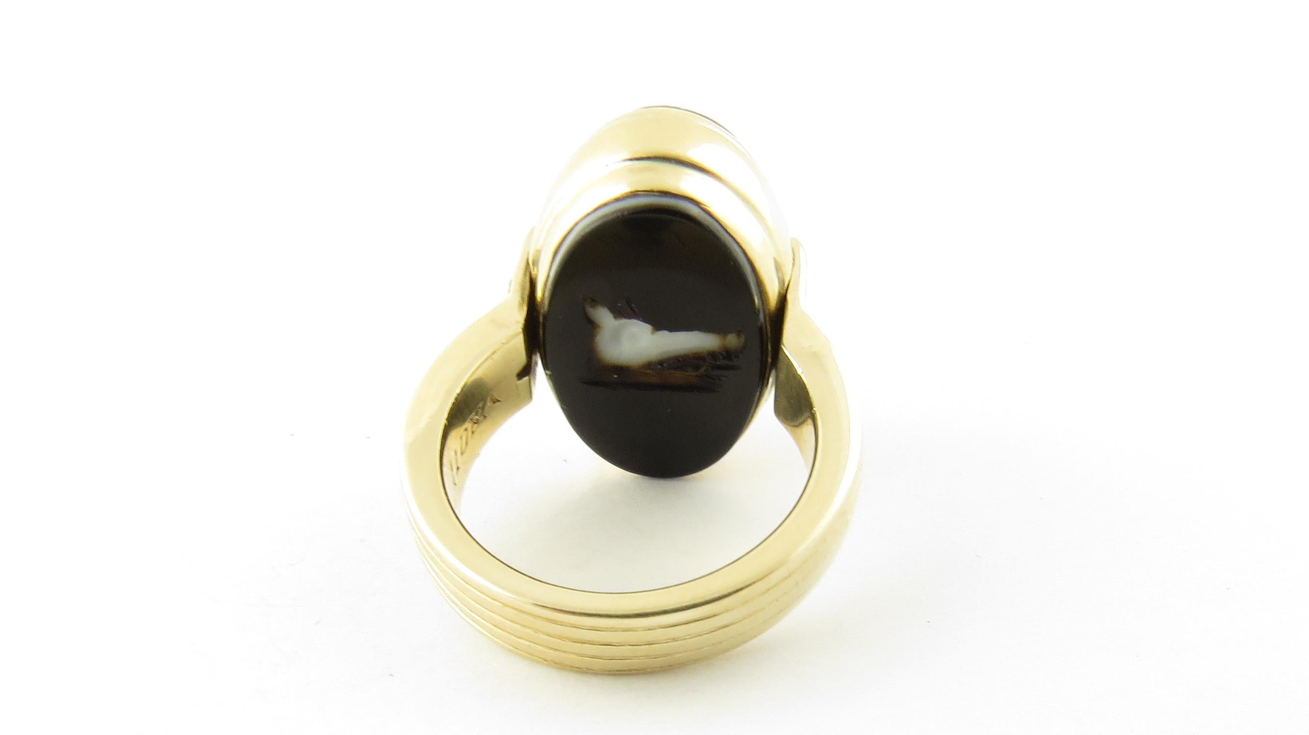Round Cut 14 Karat Yellow Gold Onyx and Carnelian Flip Ring For Sale