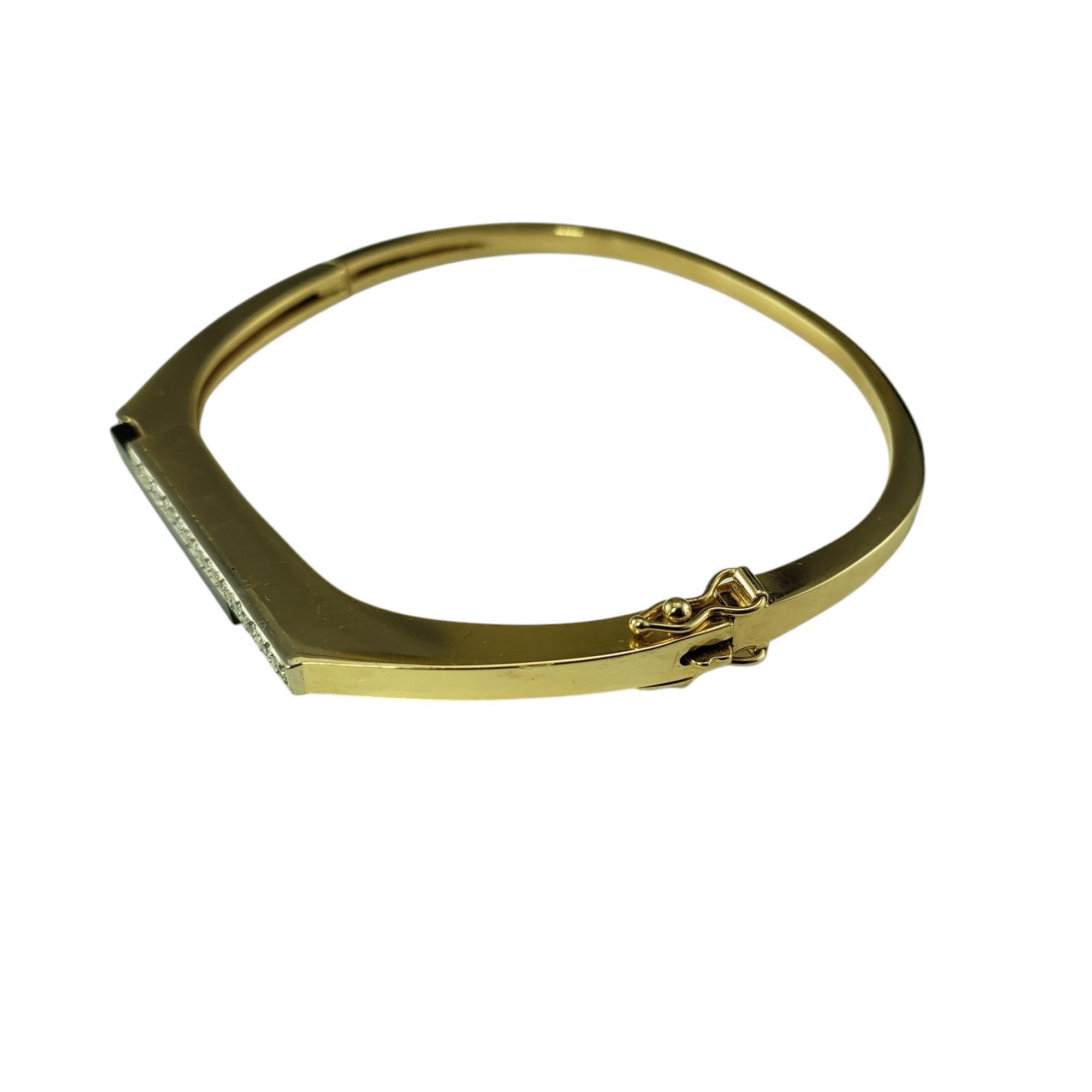 Taille mixte Bracelet jonc croisé en or jaune 14 carats, onyx et diamants n° 19568 en vente