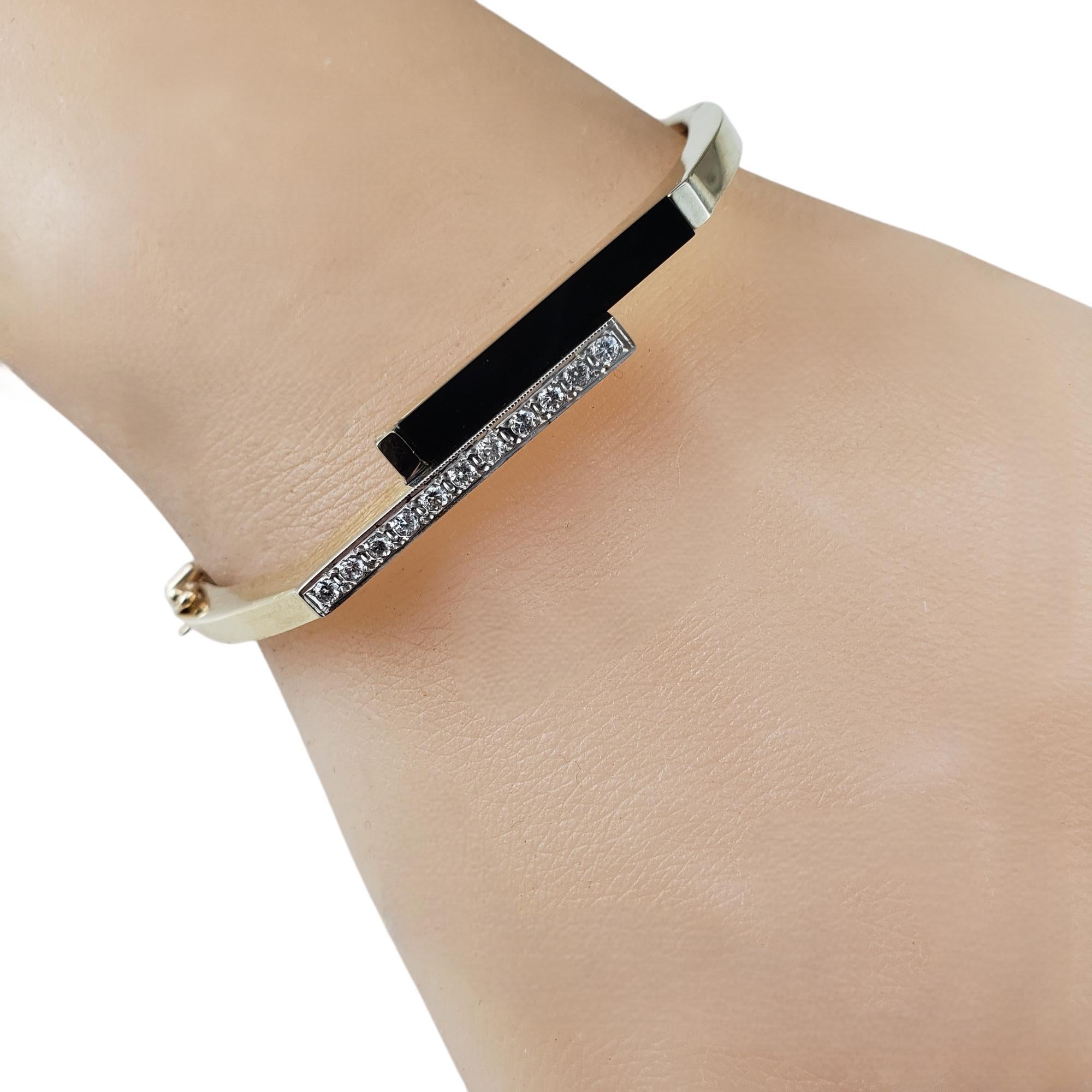 Bracelet jonc croisé en or jaune 14 carats, onyx et diamants n° 19568 en vente 2