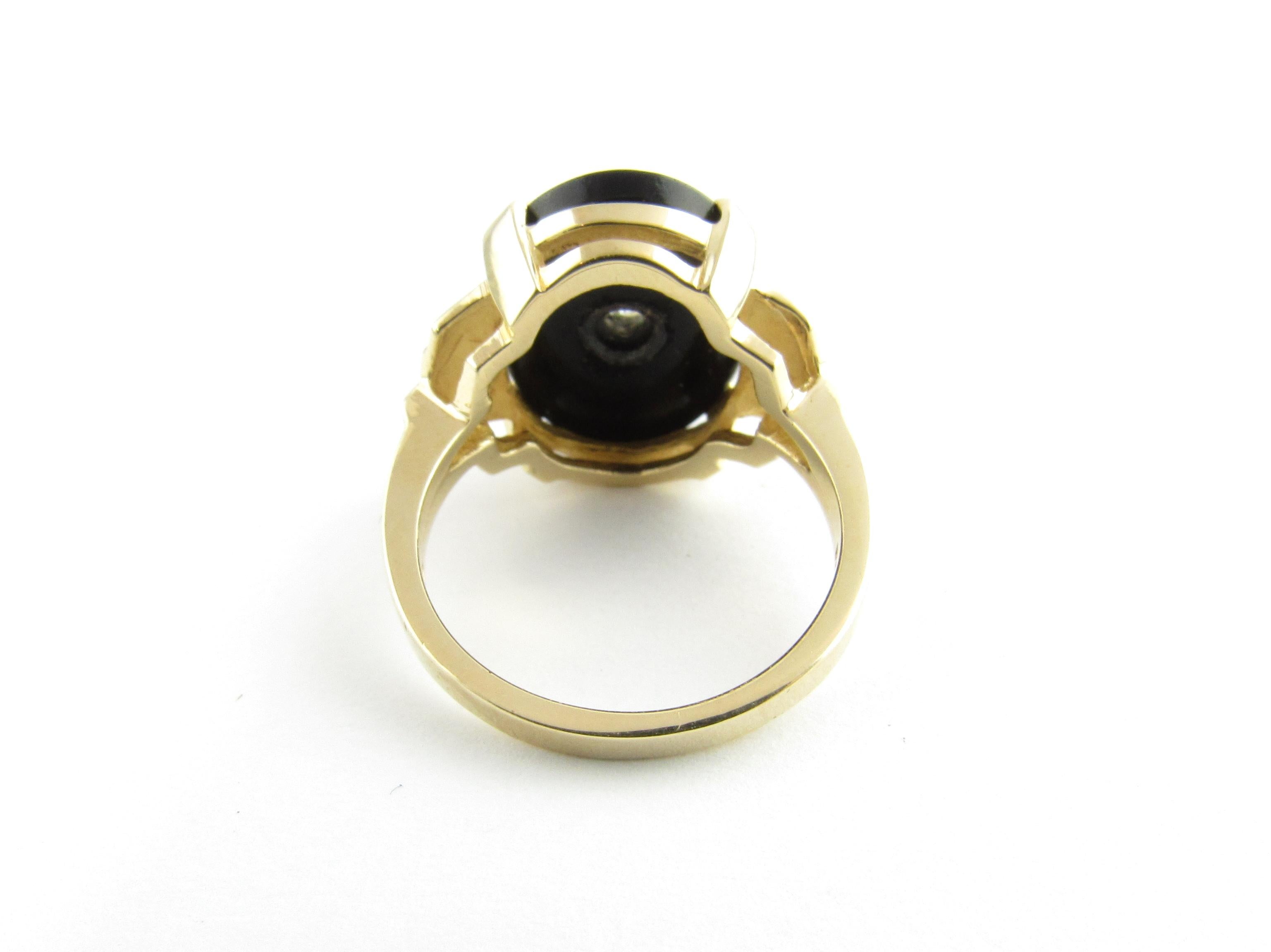 14 Karat Yellow Gold Onyx and Diamond Ring In Good Condition In Washington Depot, CT