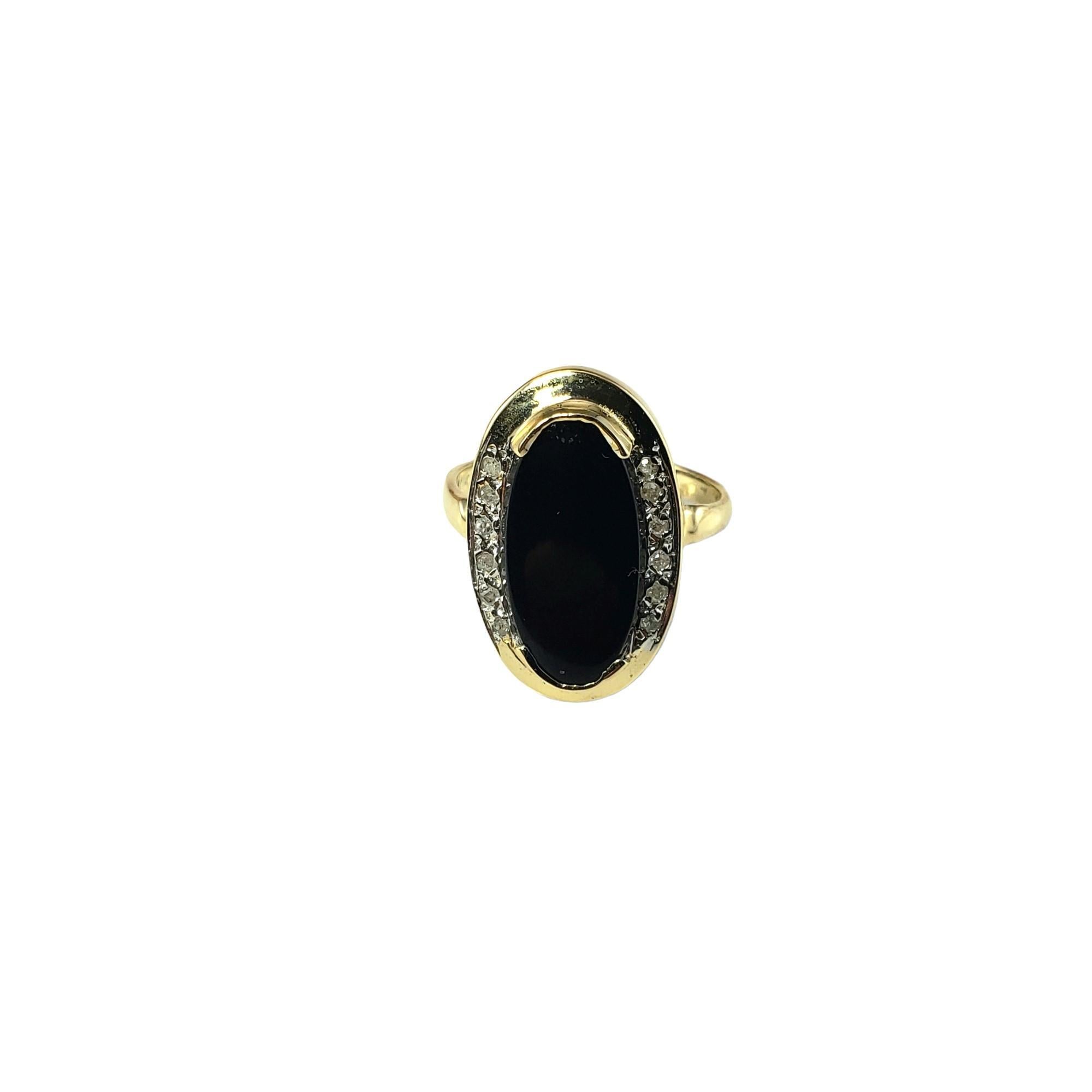 Vintage 14K Yellow Gold Onyx and Diamond Ring Size 5.75-

This lovely ring features one oval onyx stone accented with 12 round single cut diamonds set in classic 14K yellow gold.

Top of ring measures 19 mm x 12 mm.  Shank: 2 mm.

Approximate total