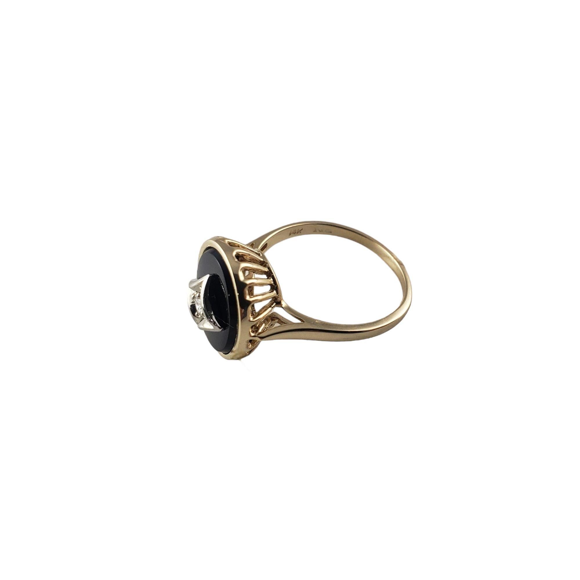 14 Karat Yellow Gold Onyx and Diamond Ring Size 6.25 For Sale 1
