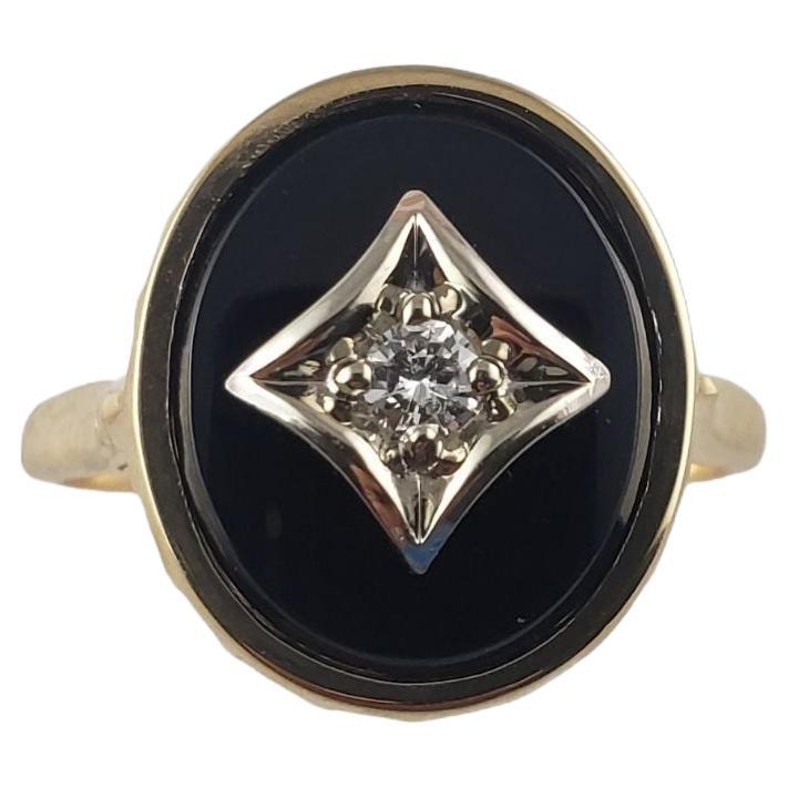 14 Karat Yellow Gold Onyx and Diamond Ring Size 6.25 For Sale