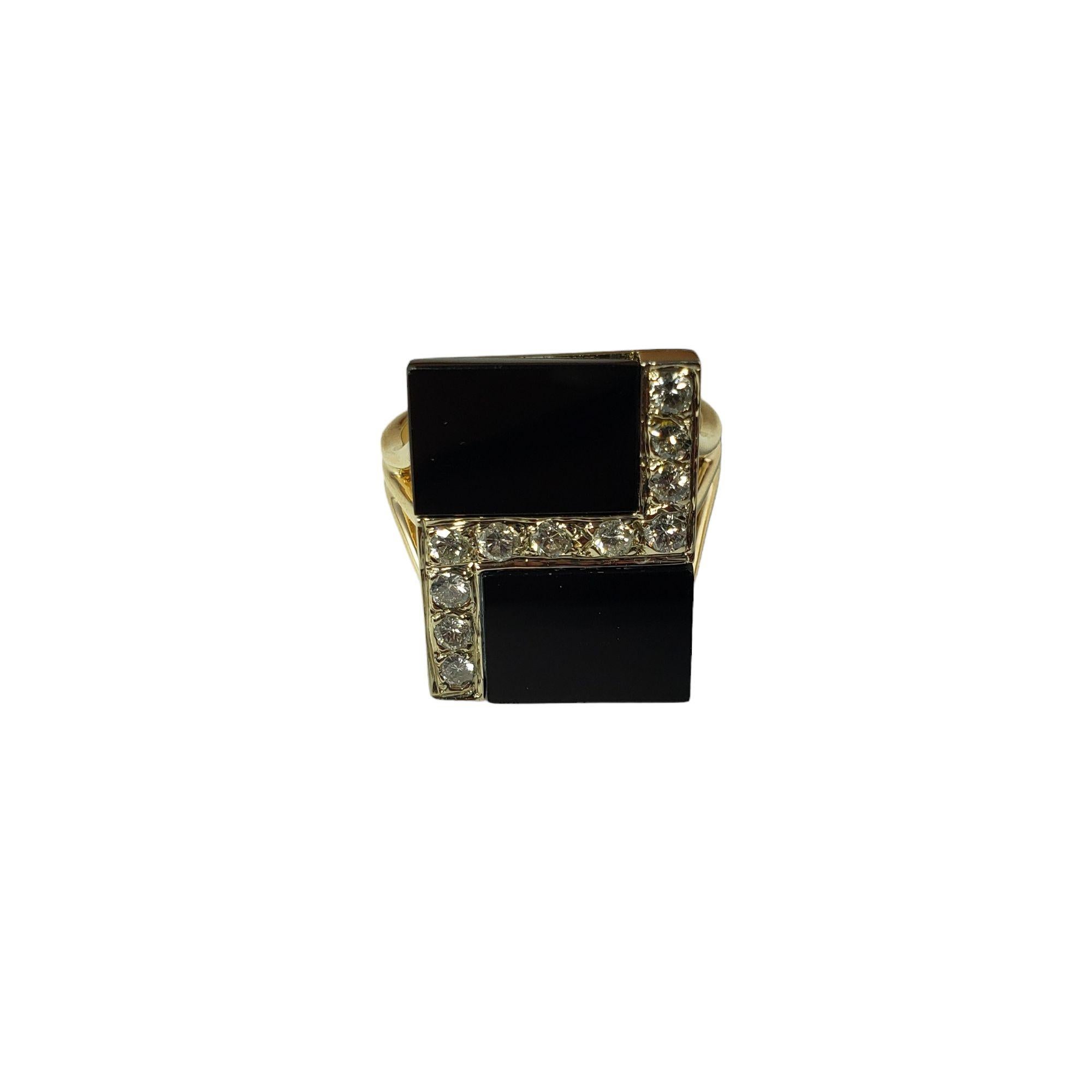 Round Cut 14 Karat Yellow Gold Onyx and Diamond Ring For Sale